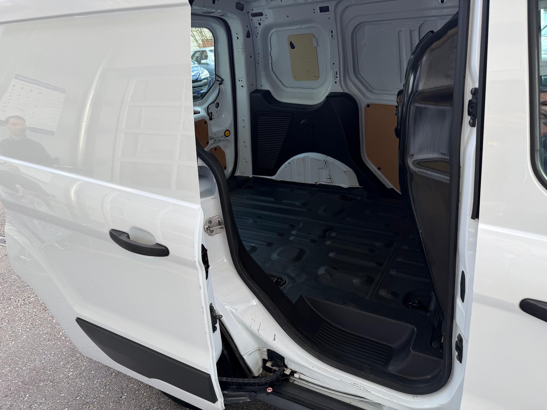 FORD Transit Connect Van T200 1.0 EcoBoost Trend-image-12