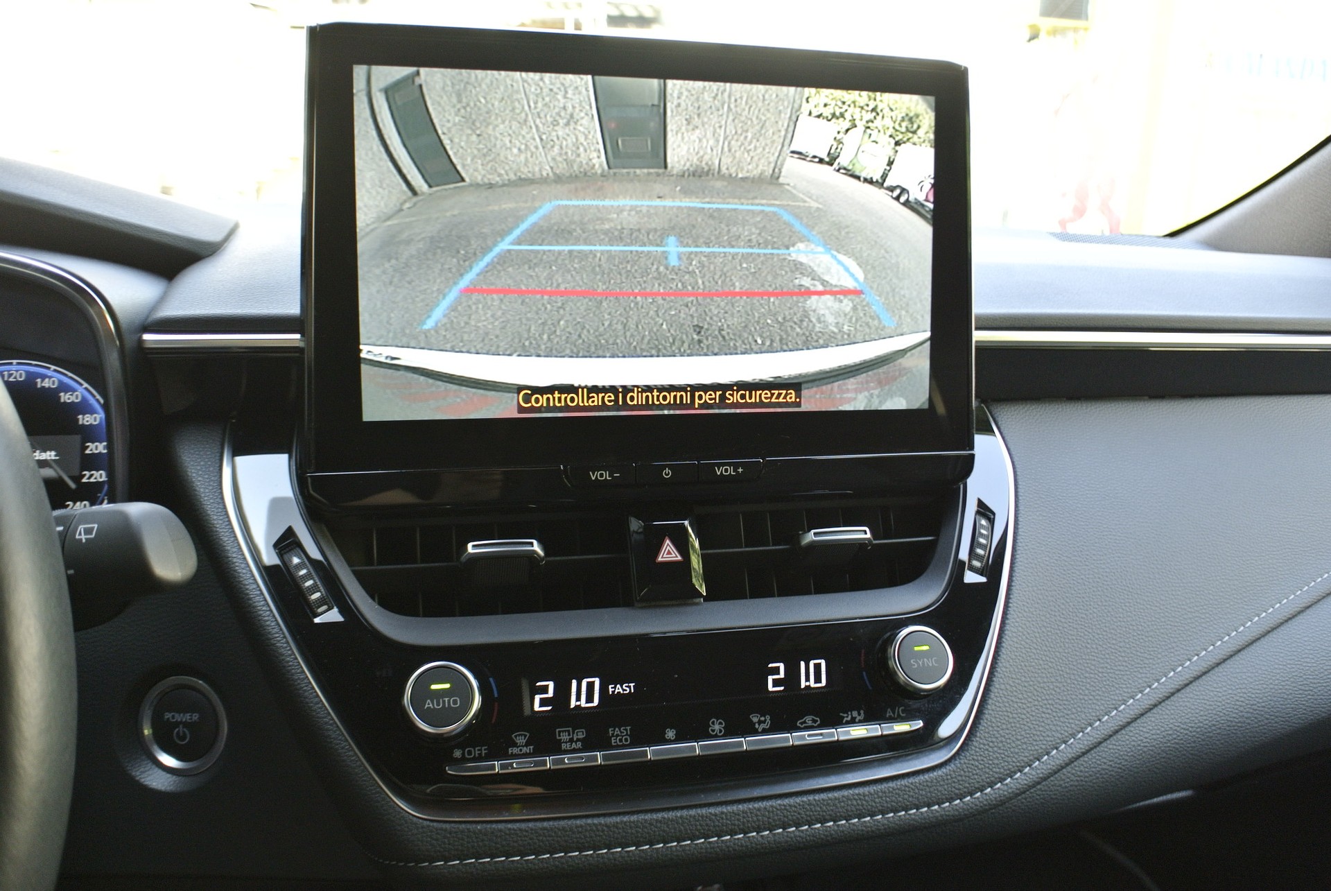 TOYOTA Corolla Touring Sports 1.8 HSD Comfort e-CVT-image-22