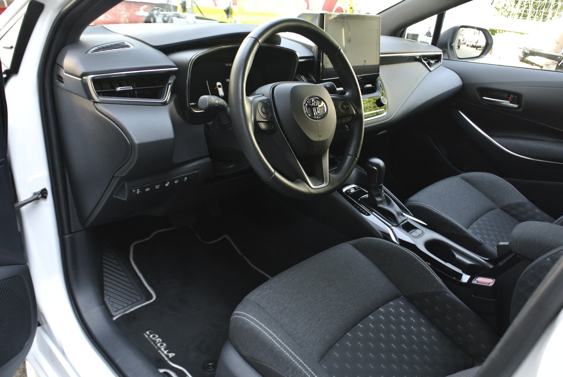 TOYOTA Corolla Touring Sports 1.8 HSD Comfort e-CVT-image-10