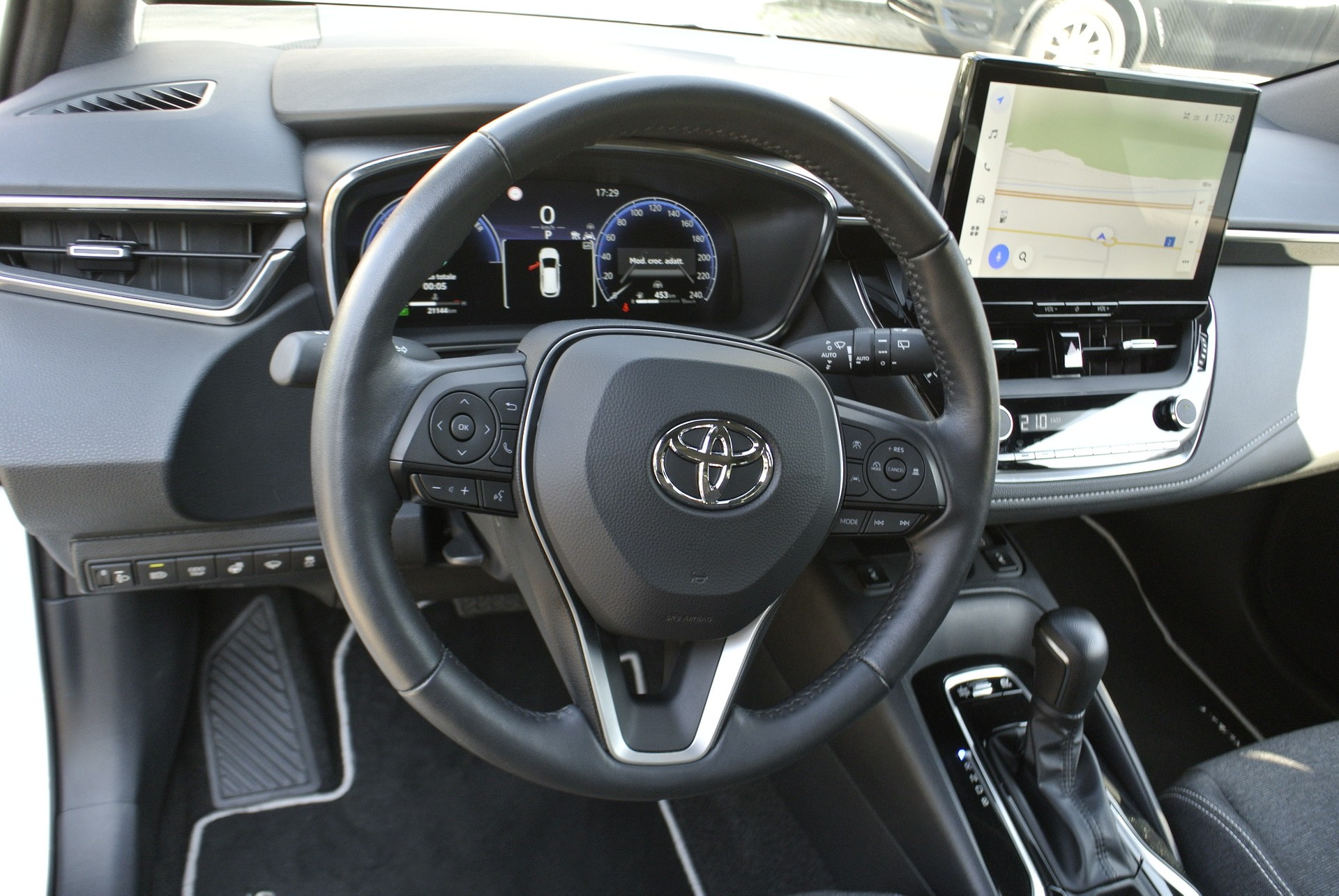 TOYOTA Corolla Touring Sports 1.8 HSD Comfort e-CVT-image-27