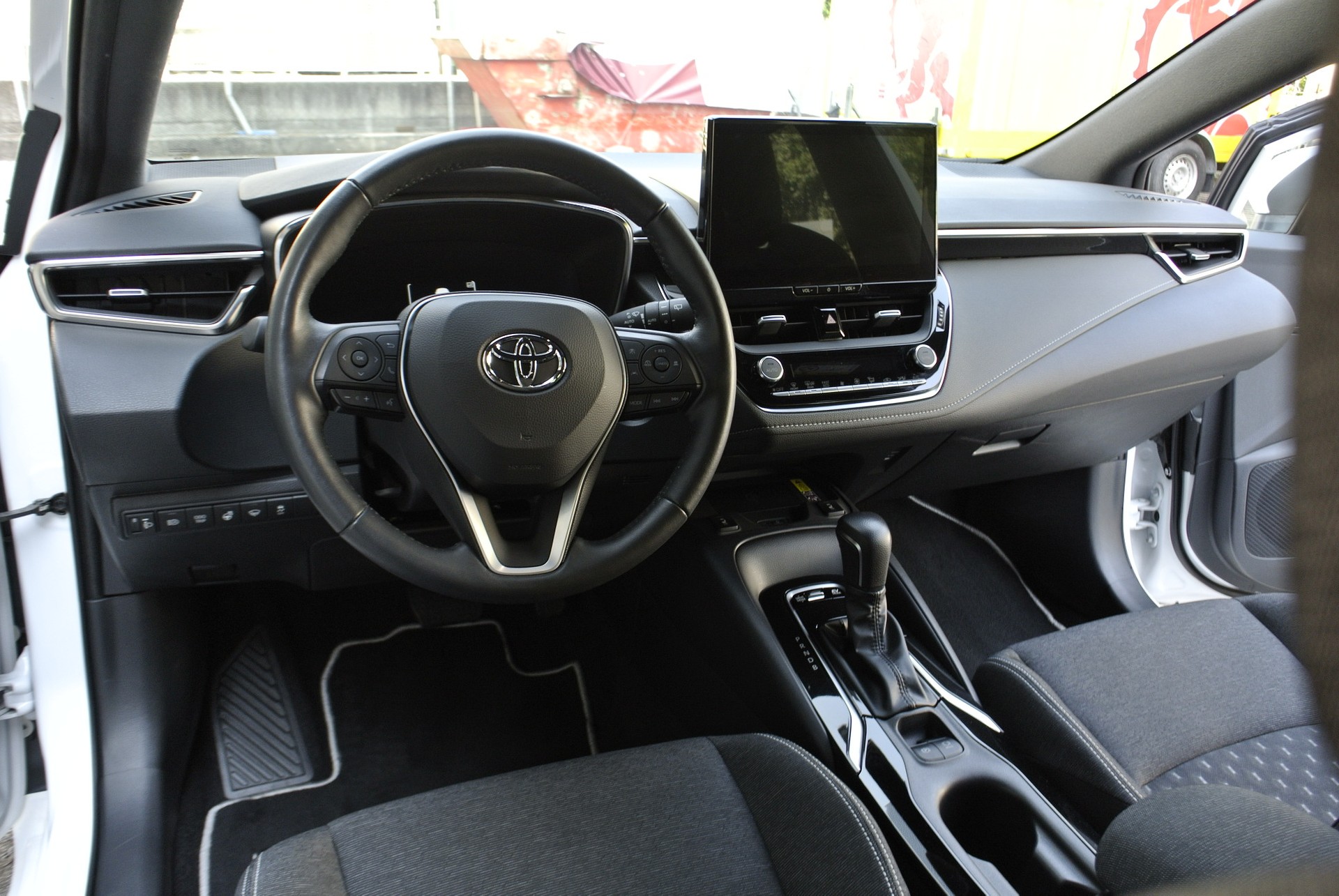 TOYOTA Corolla Touring Sports 1.8 HSD Comfort e-CVT-image-18
