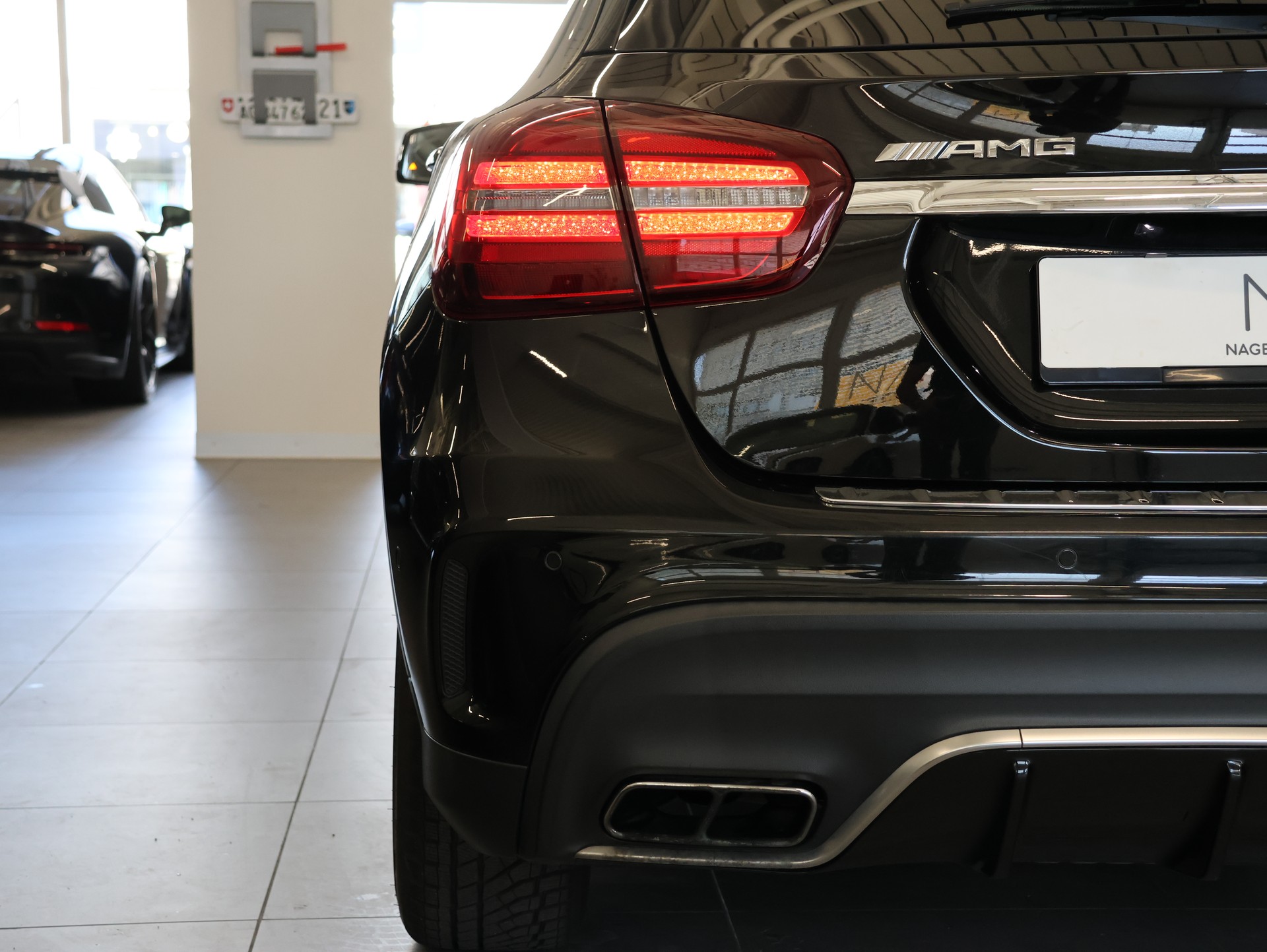 MERCEDES-BENZ GLA 45 AMG 4Matic 7G-DCT *360 Kamera* *Edition One* *Panoramadach*-image-11