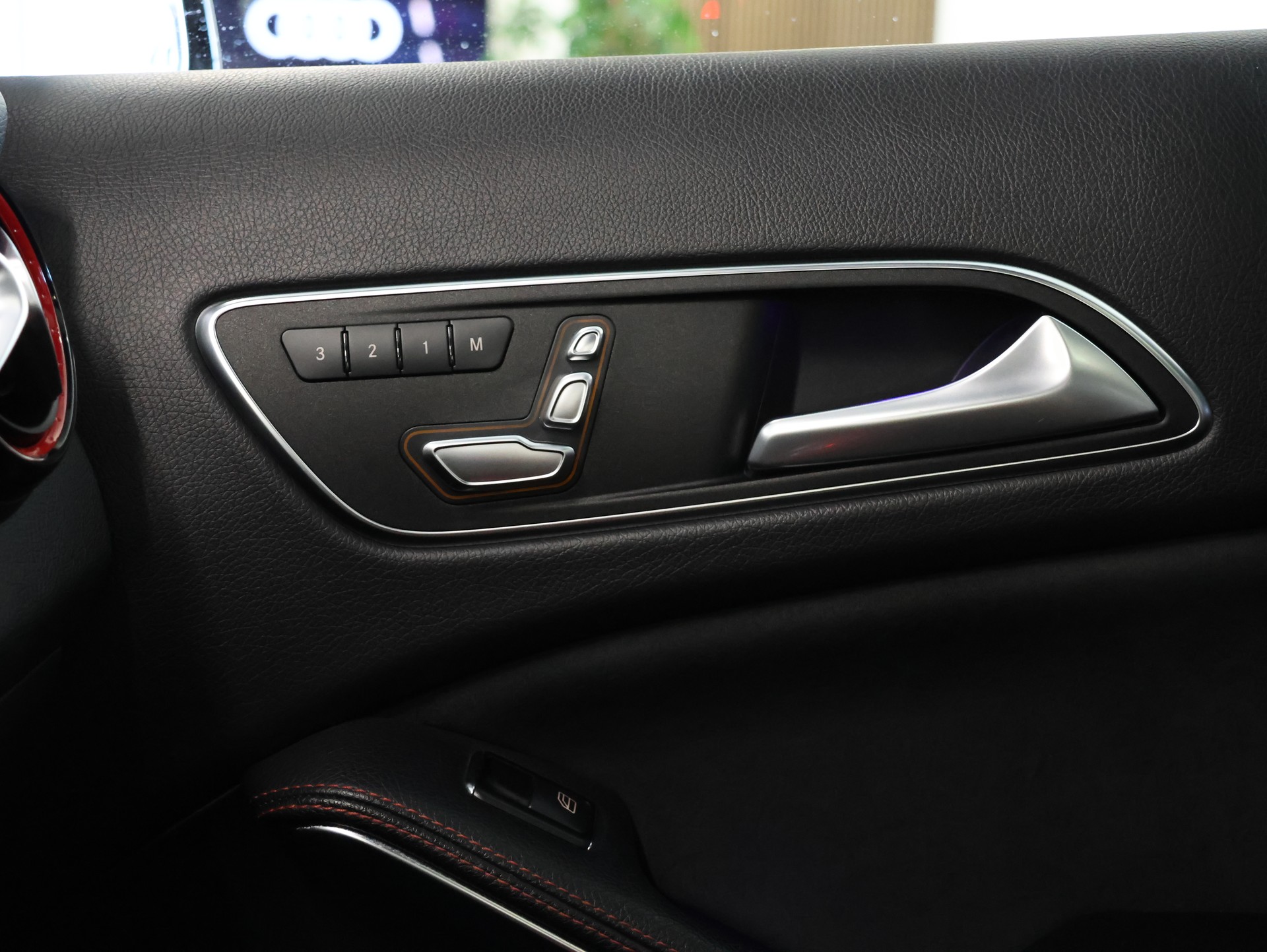 MERCEDES-BENZ GLA 45 AMG 4Matic 7G-DCT *360 Kamera* *Edition One* *Panoramadach*-image-30
