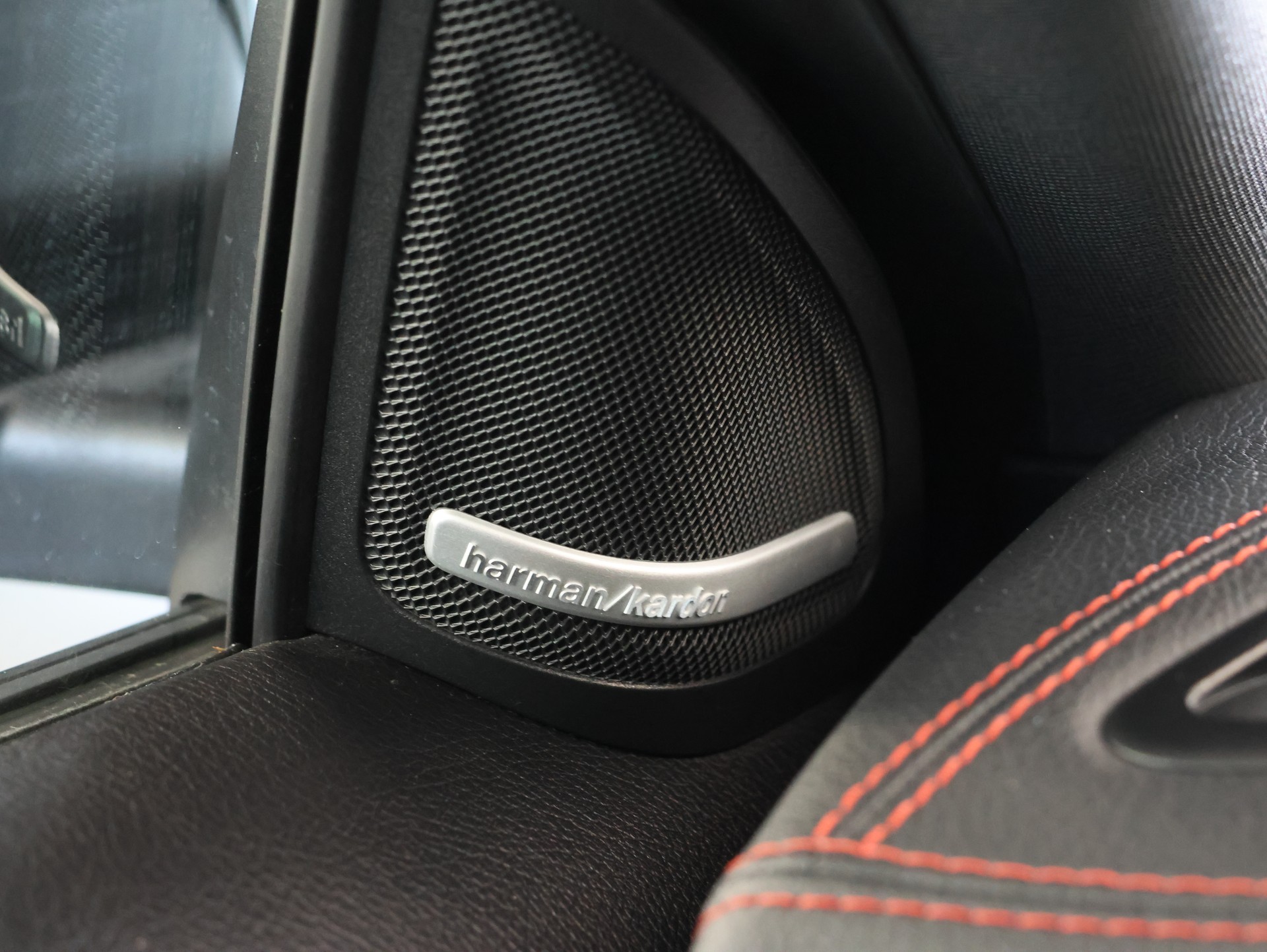 MERCEDES-BENZ GLA 45 AMG 4Matic 7G-DCT *360 Kamera* *Edition One* *Panoramadach*-image-32