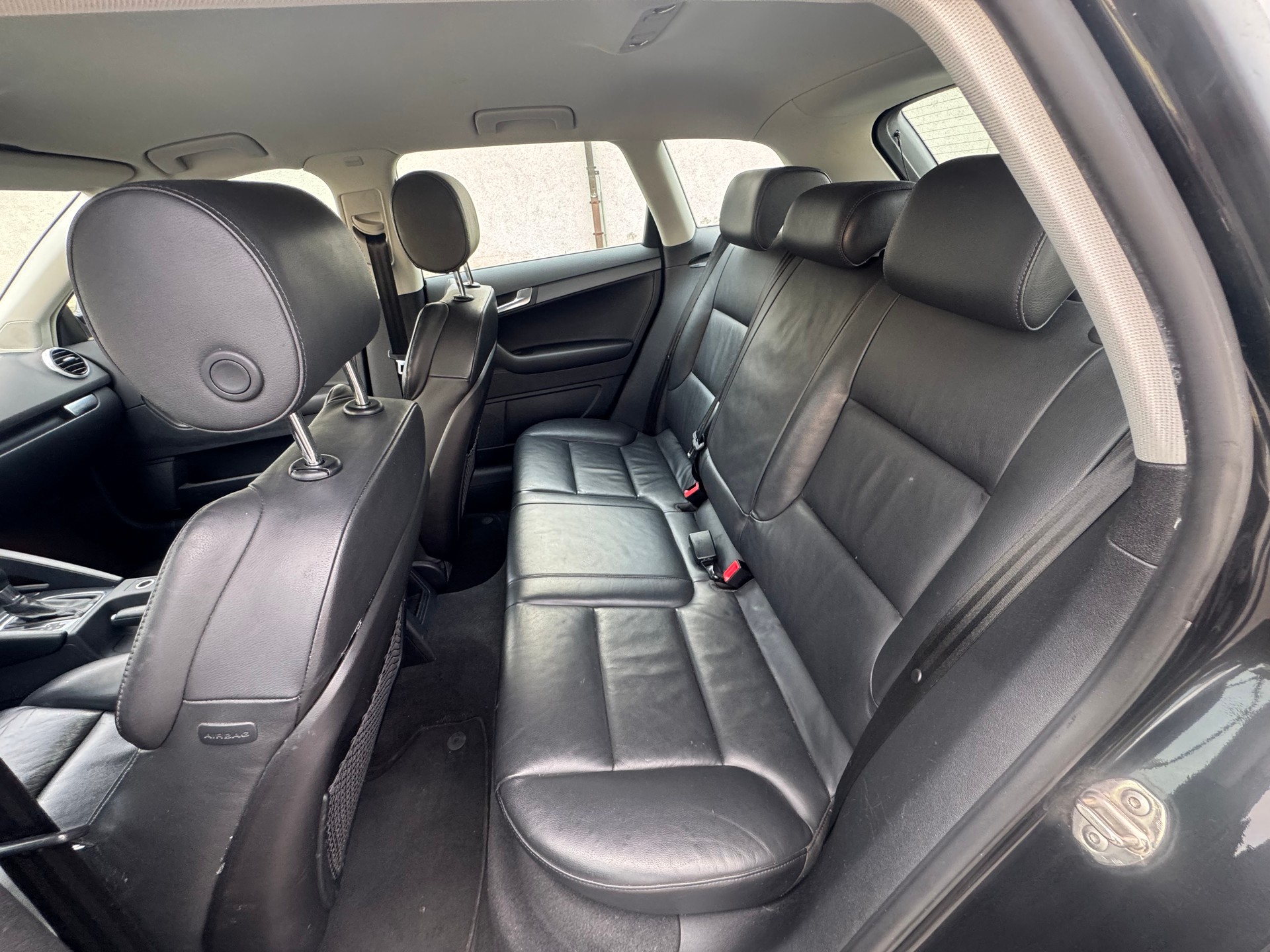 AUDI A3 1.6 TDI Attraction-image-11