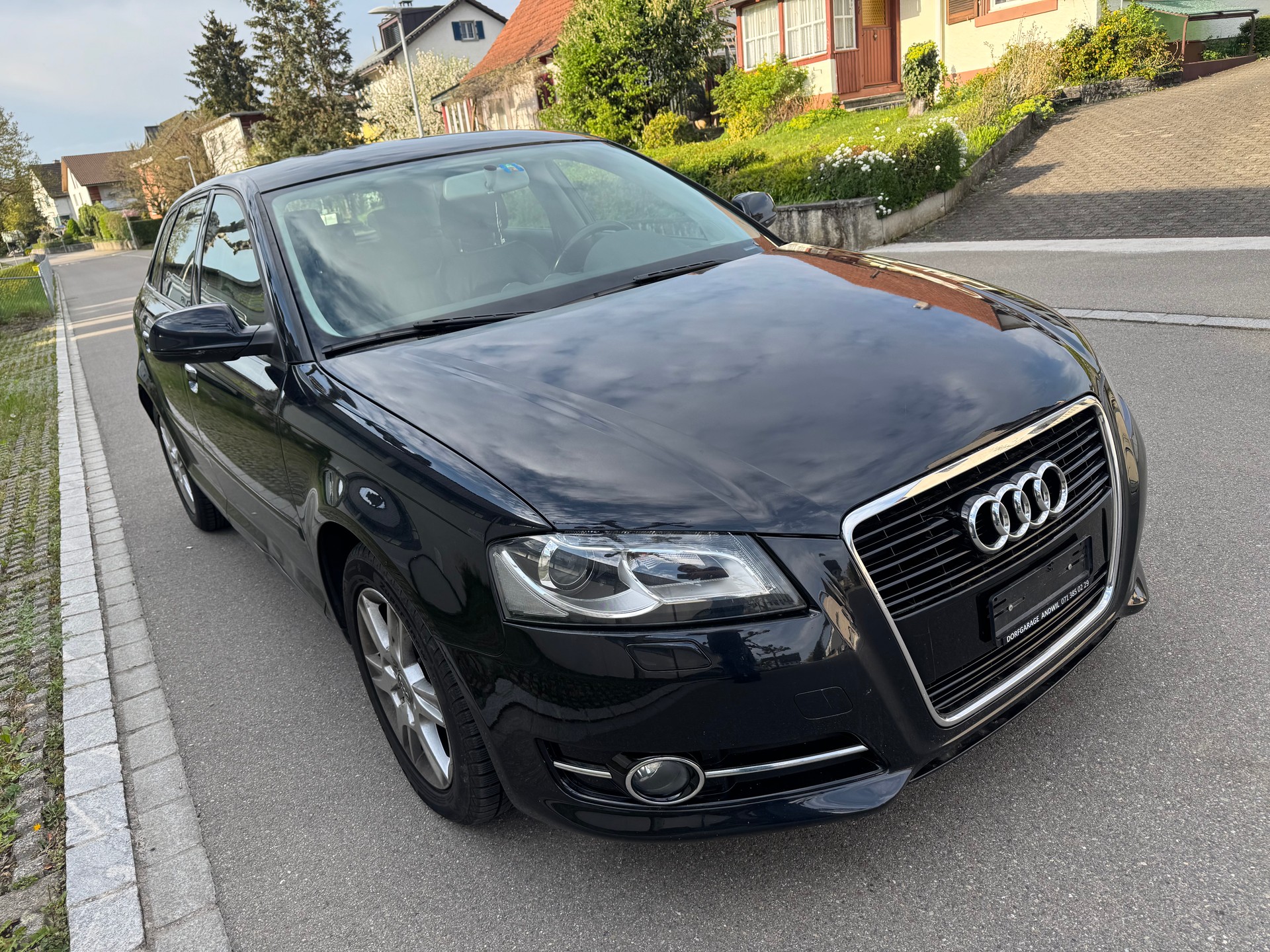 AUDI A3 1.6 TDI Attraction-image-1