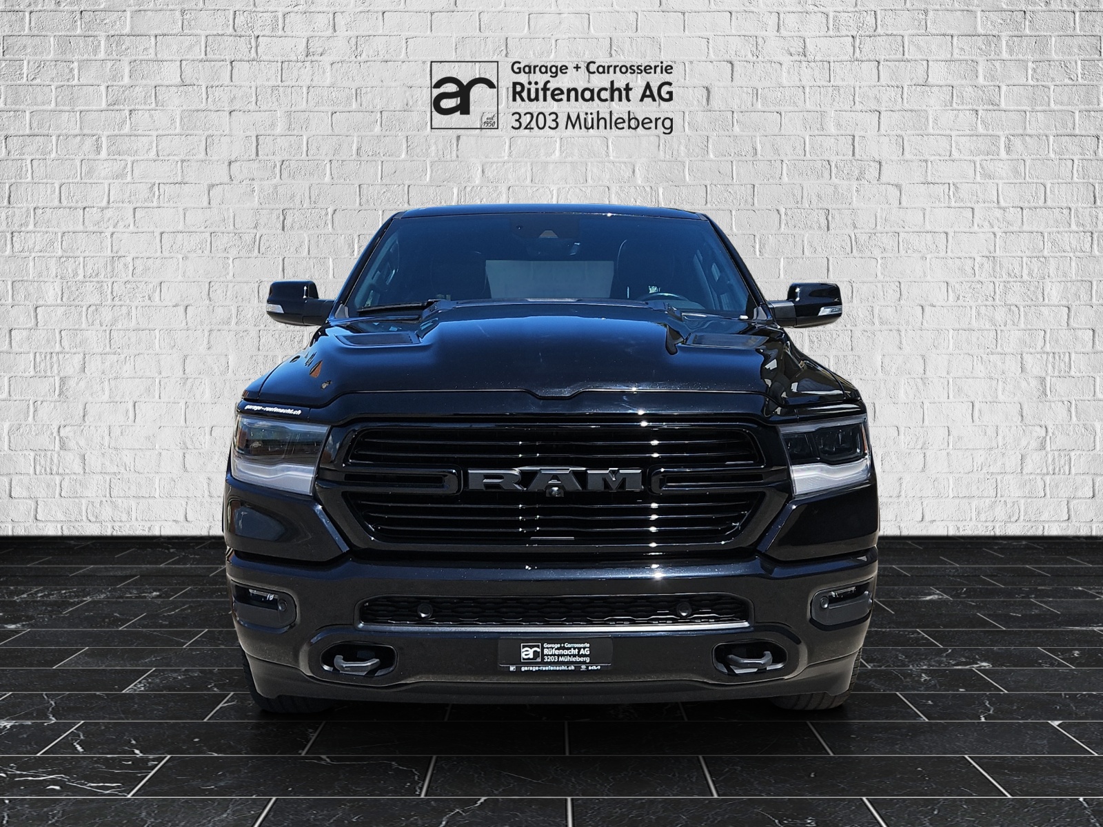 DODGE Ram 1500 Crew Kab. Pick-up 5.7 HEMI MDS VVT Laramie-showroom-element-2
