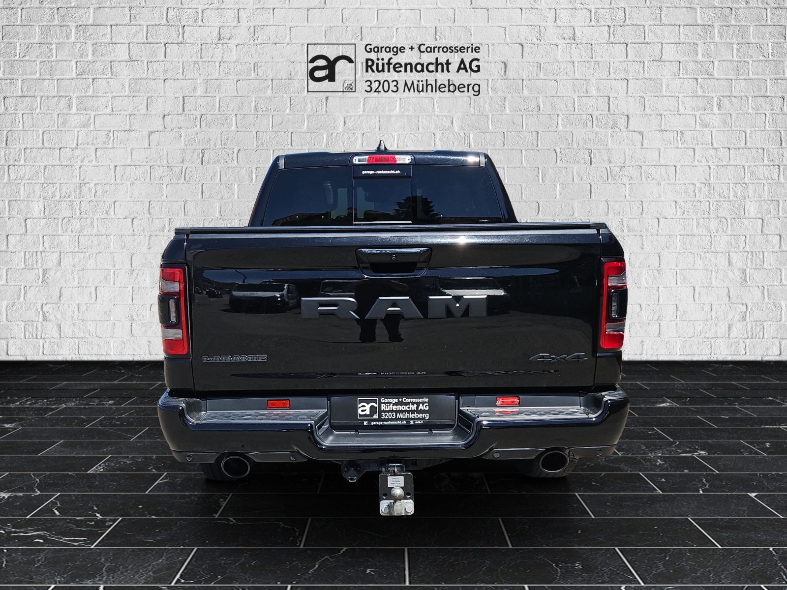 DODGE Ram 1500 Crew Kab. Pick-up 5.7 HEMI MDS VVT Laramie-showroom-element-3