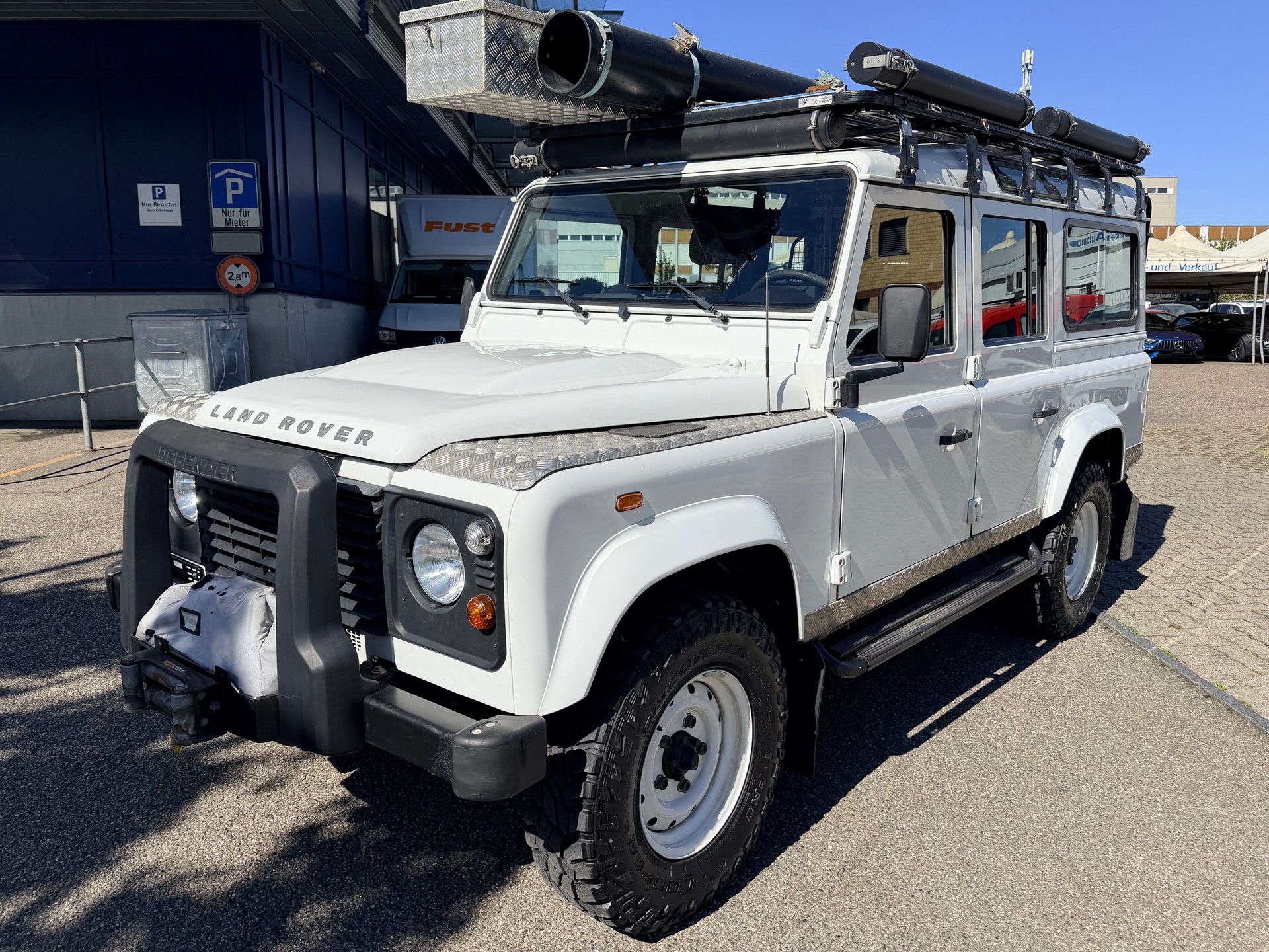 LAND ROVER Defender 110 2.2 TD4 Station Wagon-image-7
