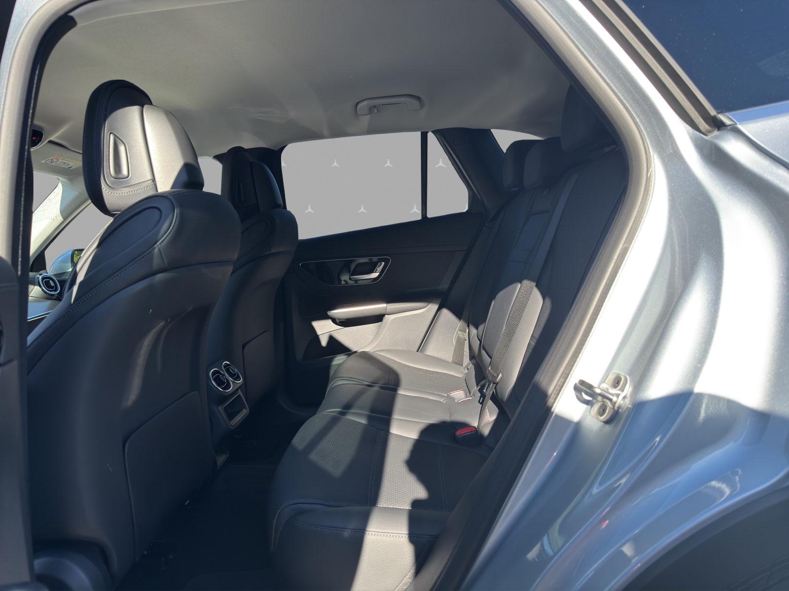 MERCEDES-BENZ GLC 200-image-9