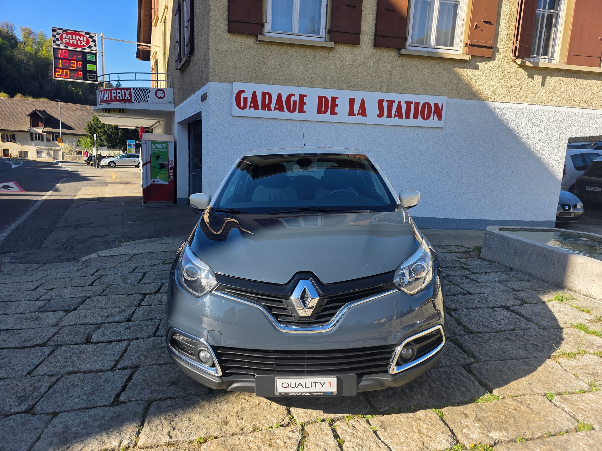 RENAULT Captur 0.9 12V Privilège-image-1