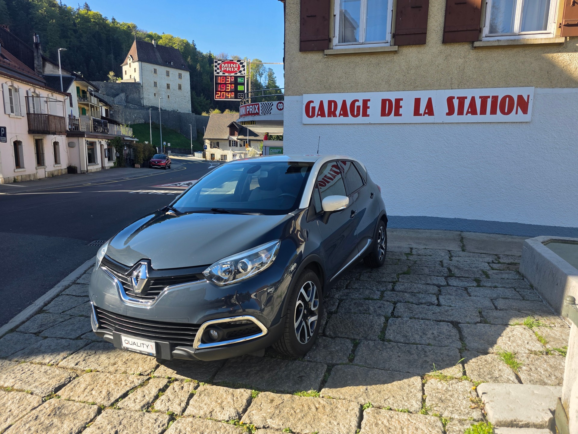 RENAULT Captur 0.9 12V Privilège-image-0