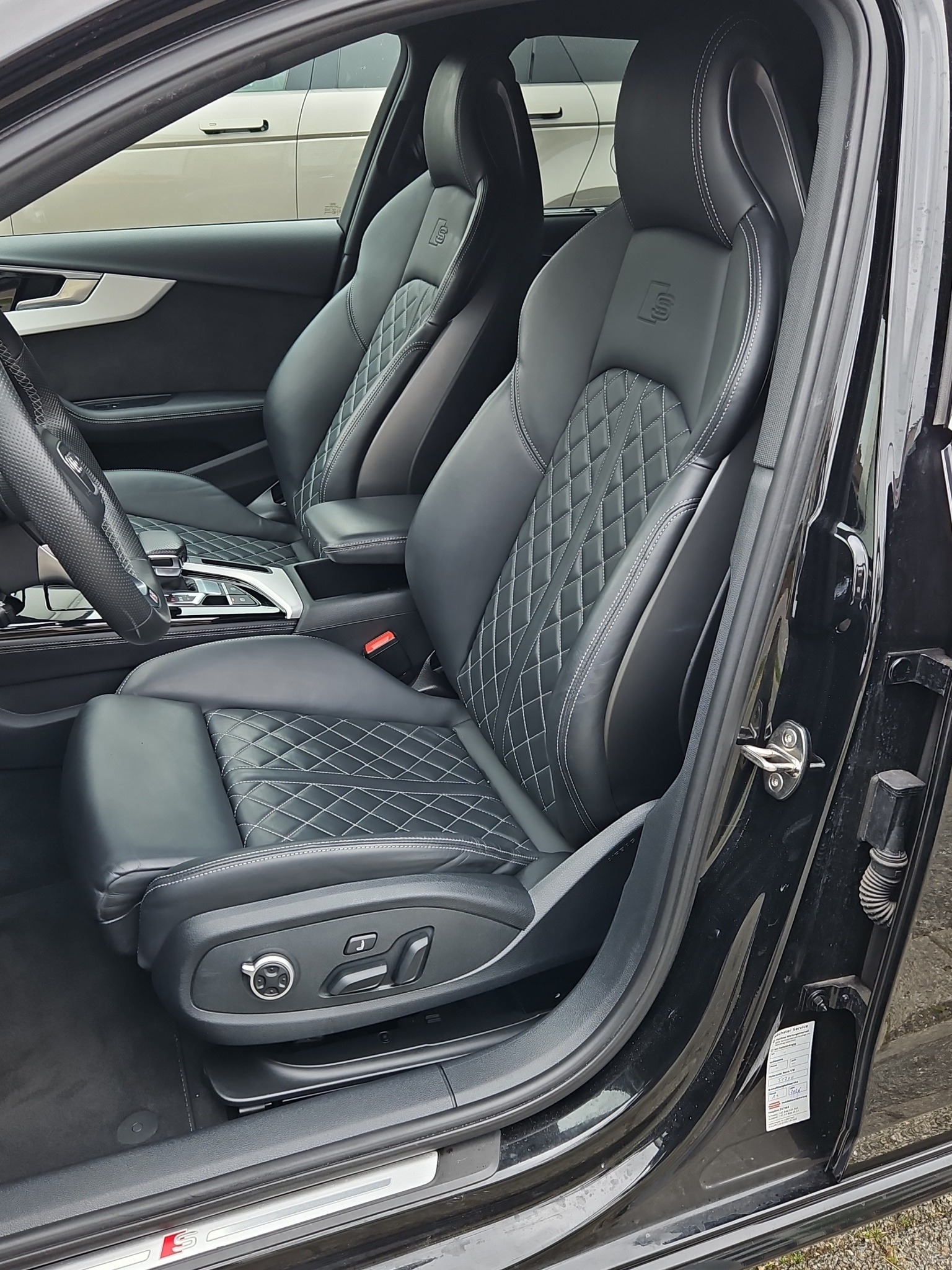 AUDI A4 Avant 50 TDI S line quattro tiptronic-image-11