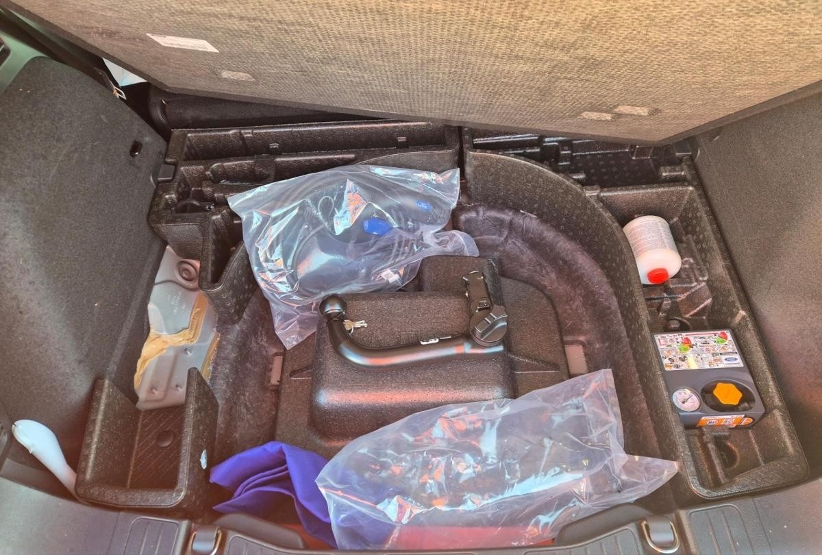 FORD Kuga 2.5 PHEV ST-Line X 2WD-image-26