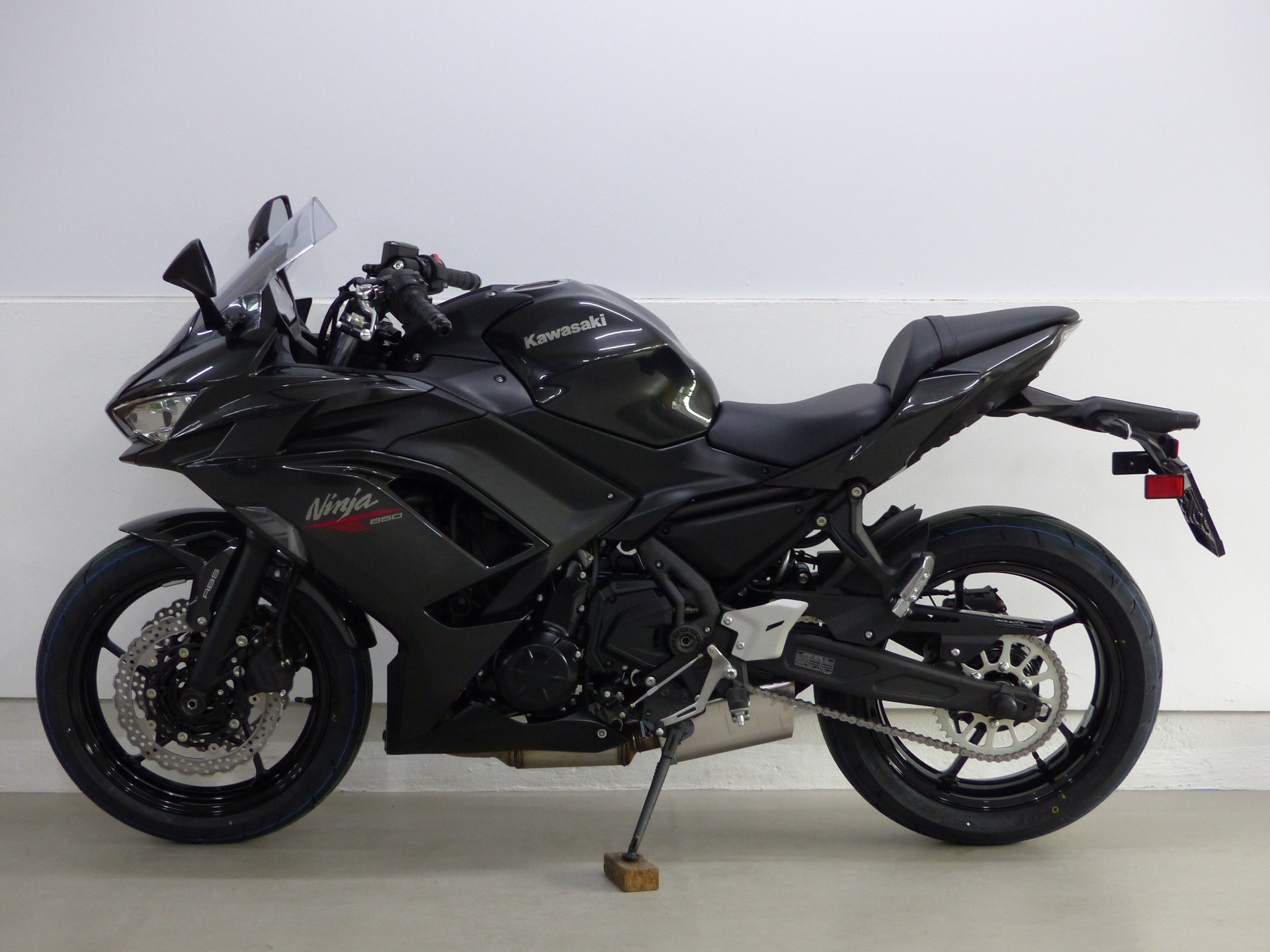 KAWASAKI Ninja 650 ABS 35kW-showroom-element-2