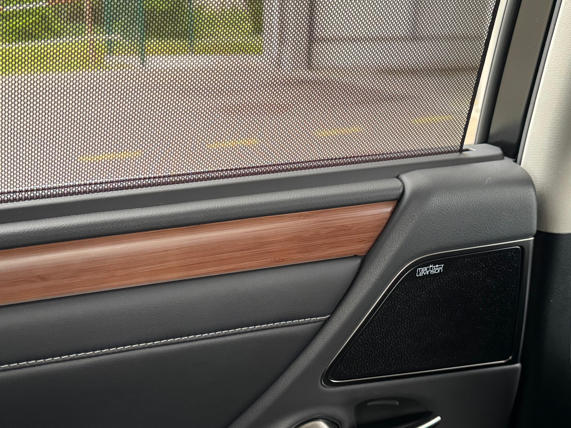 LEXUS ES 300h Excellence-image-21