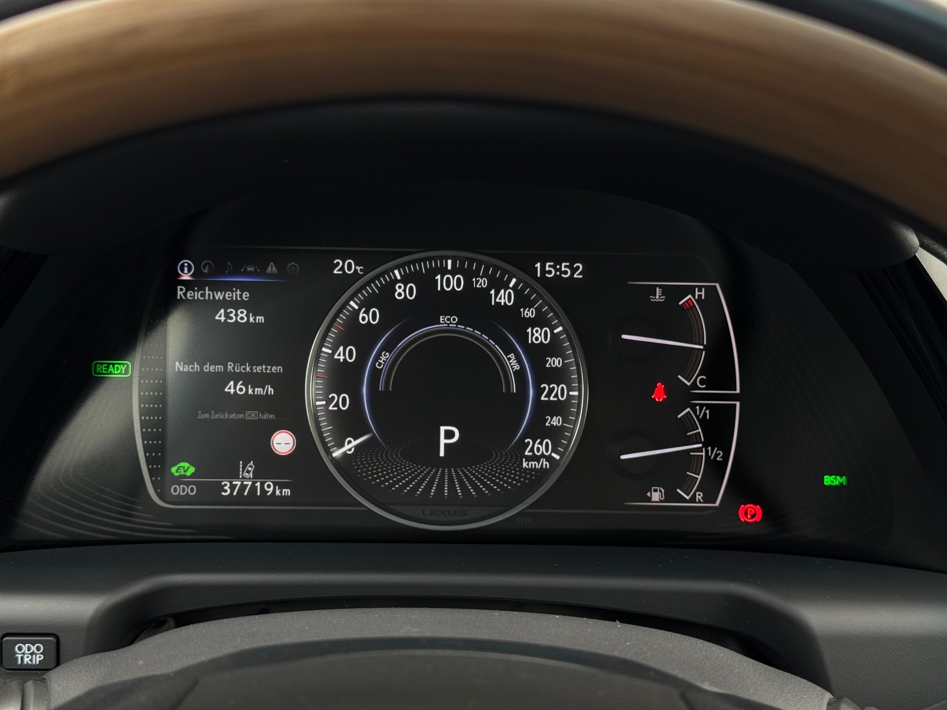 LEXUS ES 300h Excellence-image-14
