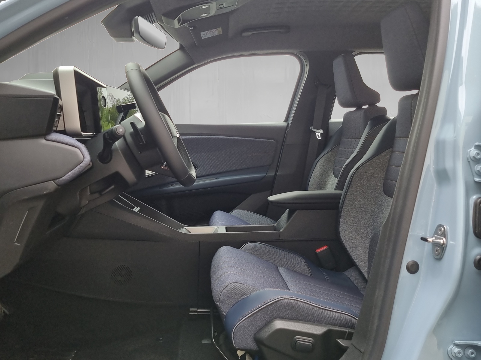 RENAULT R4 E-Tech Comfort Range techno-image-6