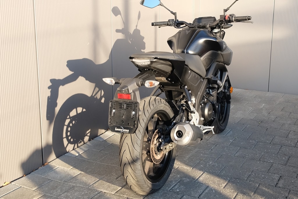 YAMAHA MT-125 ABS-showroom-element-1