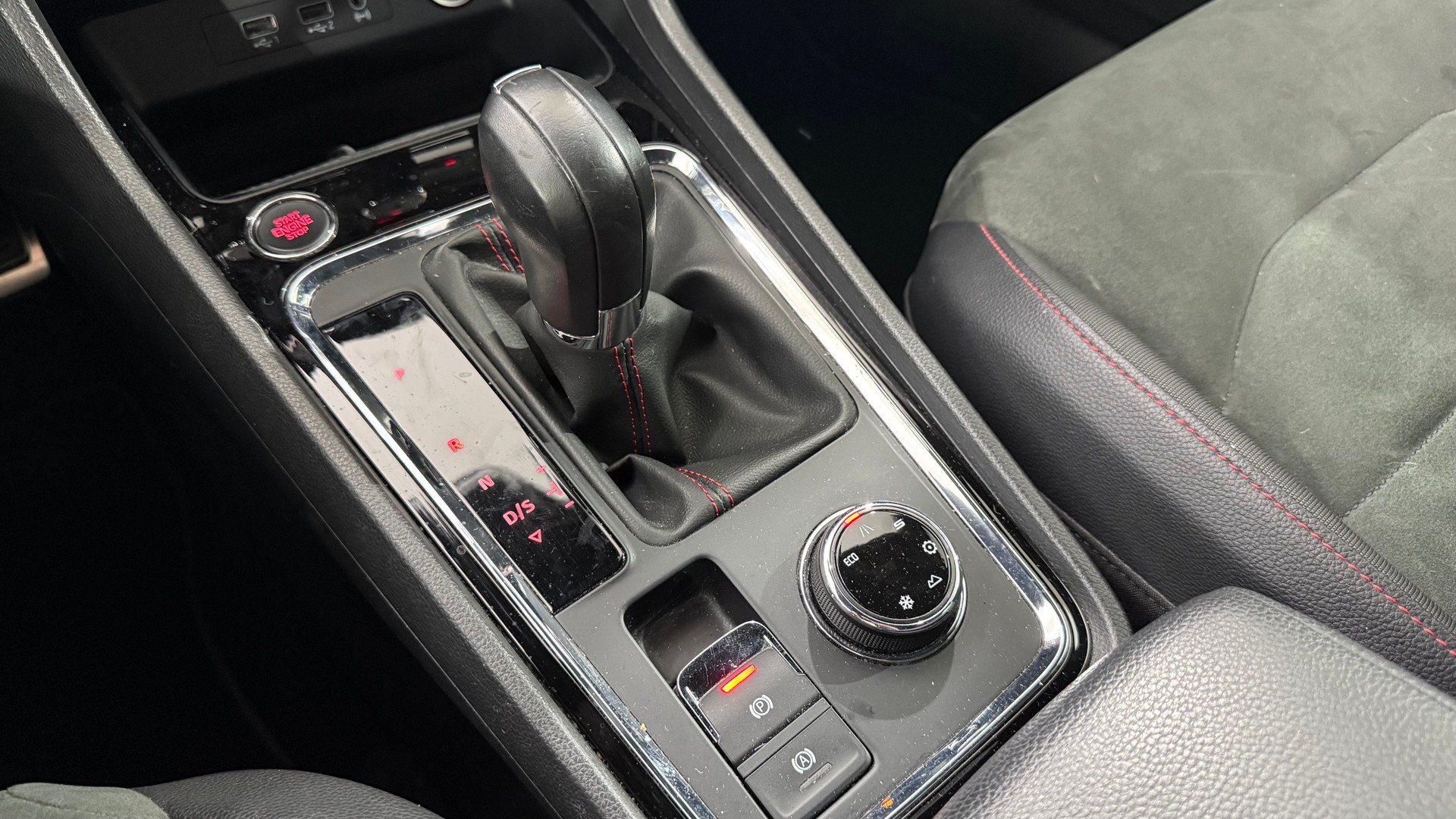 SEAT Ateca 2.0 TSI FR 4Drive DSG-image-8
