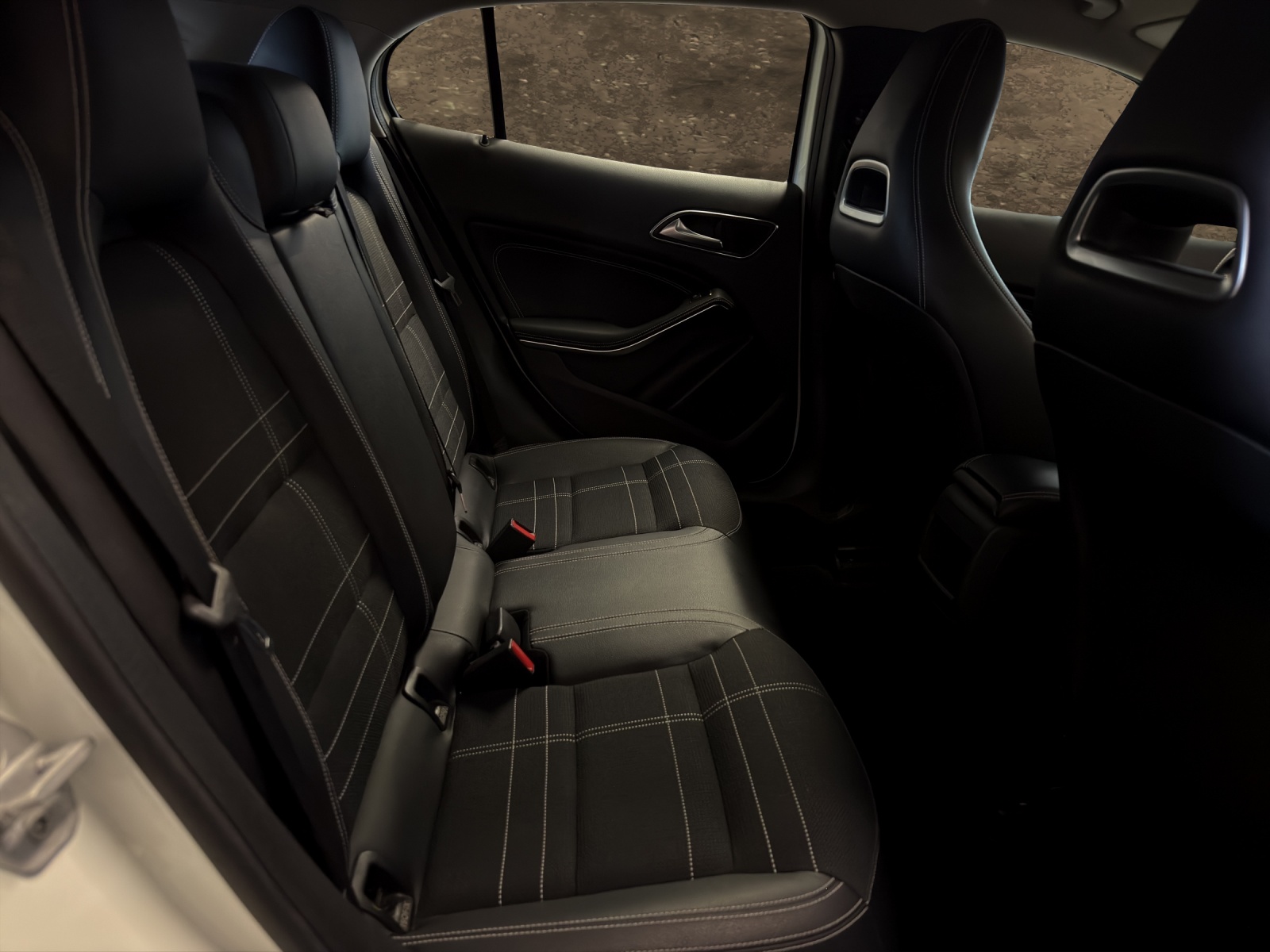 MERCEDES-BENZ GLA 200 Urban-image-15