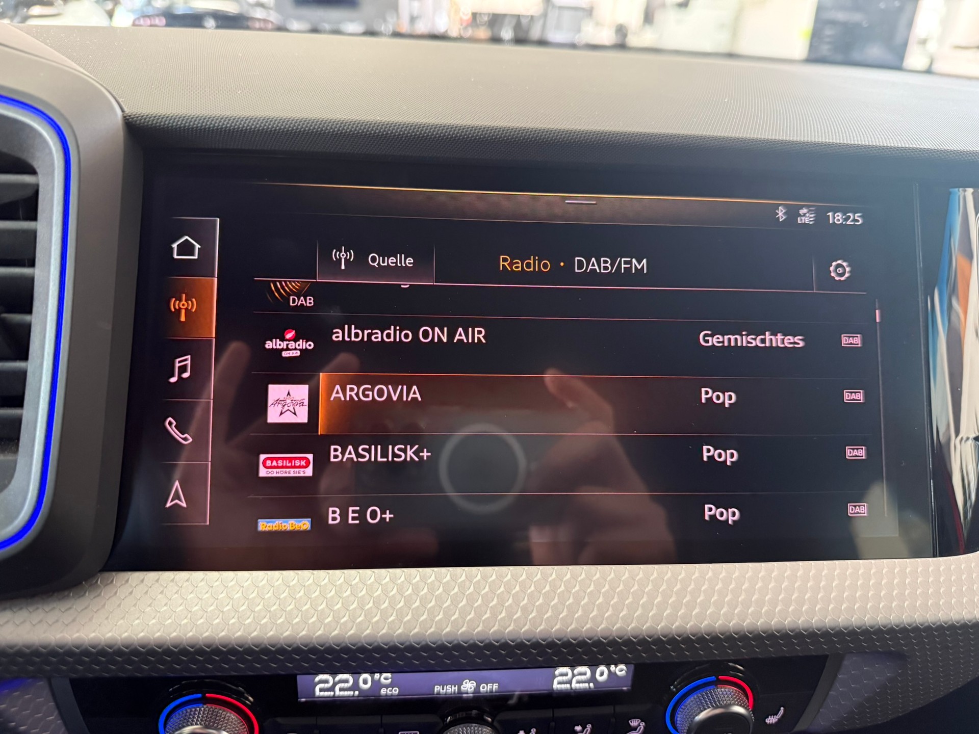 AUDI A1 Sportback 40 TFSI S Line S-tronic, edition one, 8-fach bereift-image-19