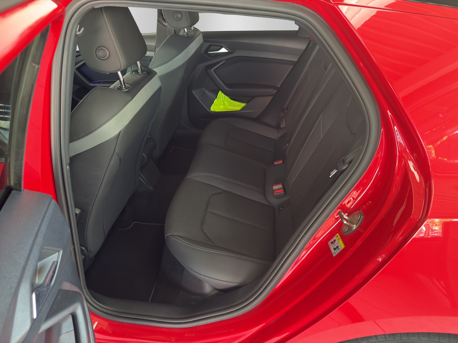 AUDI A1 Sportback 40 TFSI S Line S-tronic, edition one, 8-fach bereift-image-9