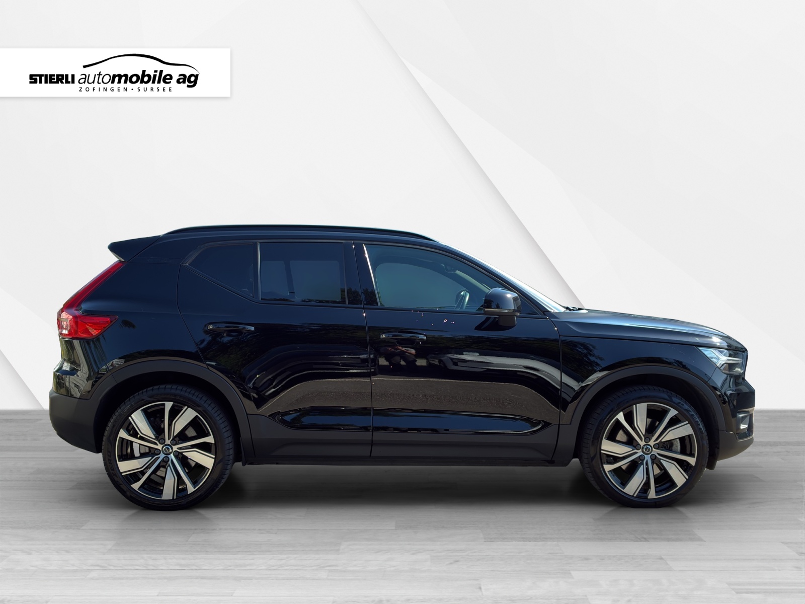 VOLVO XC40 P8 Twin R-Design AWD-image-3