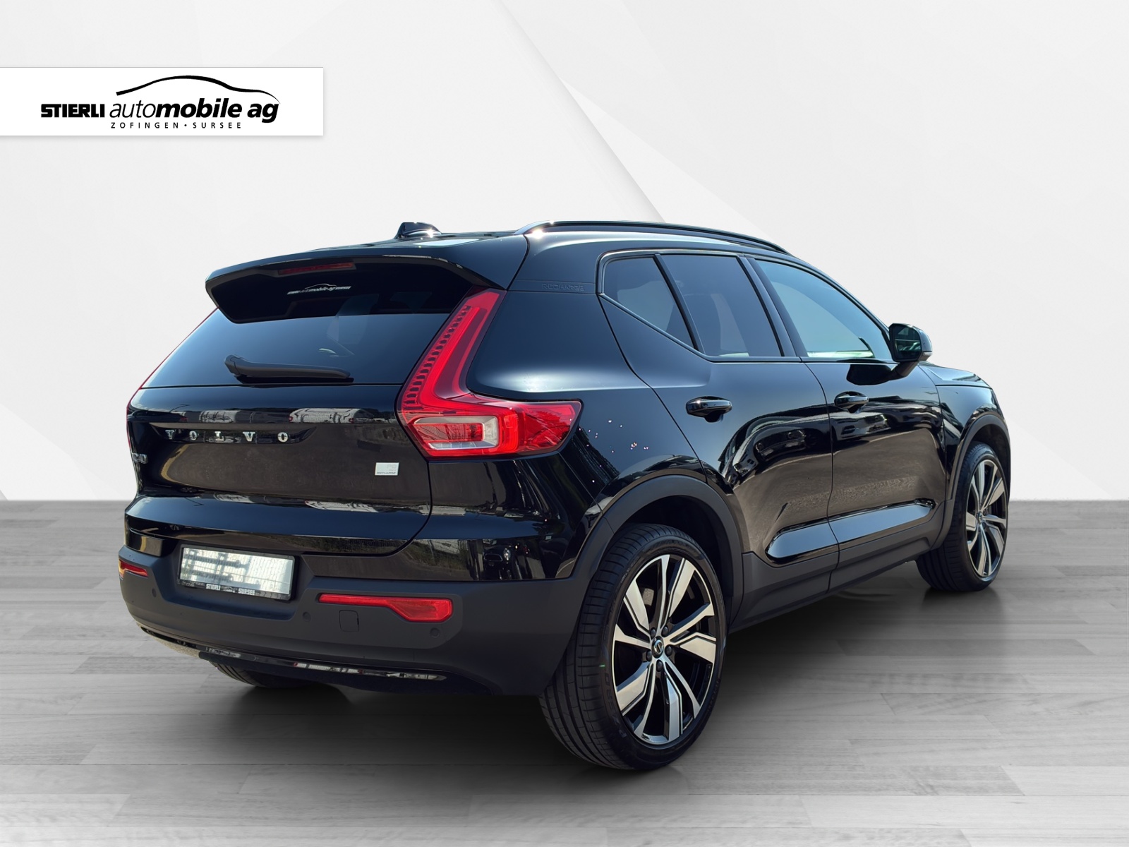 VOLVO XC40 P8 Twin R-Design AWD-image-4