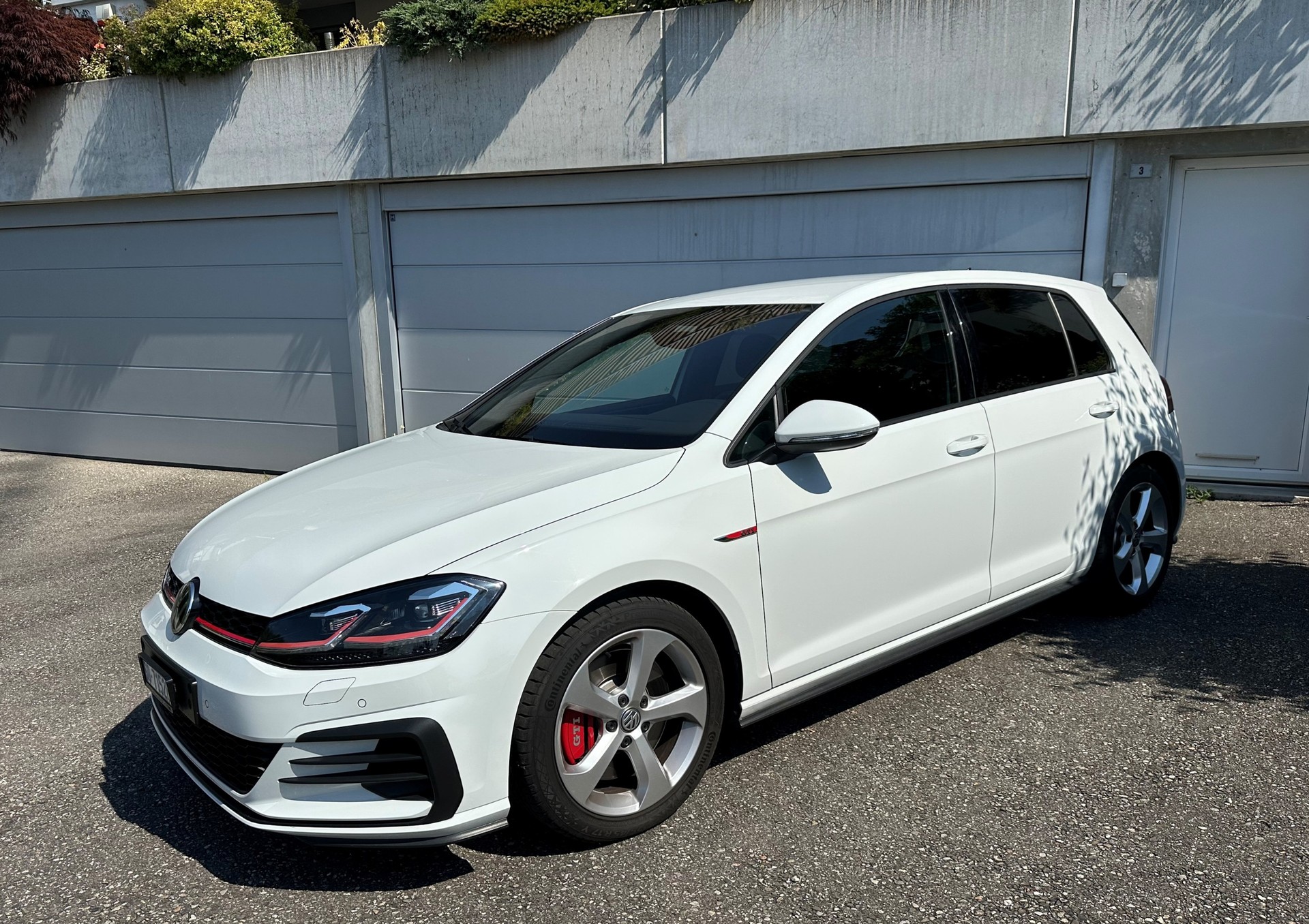 VW 2.0 TSI GTI Performance DSG-image-1