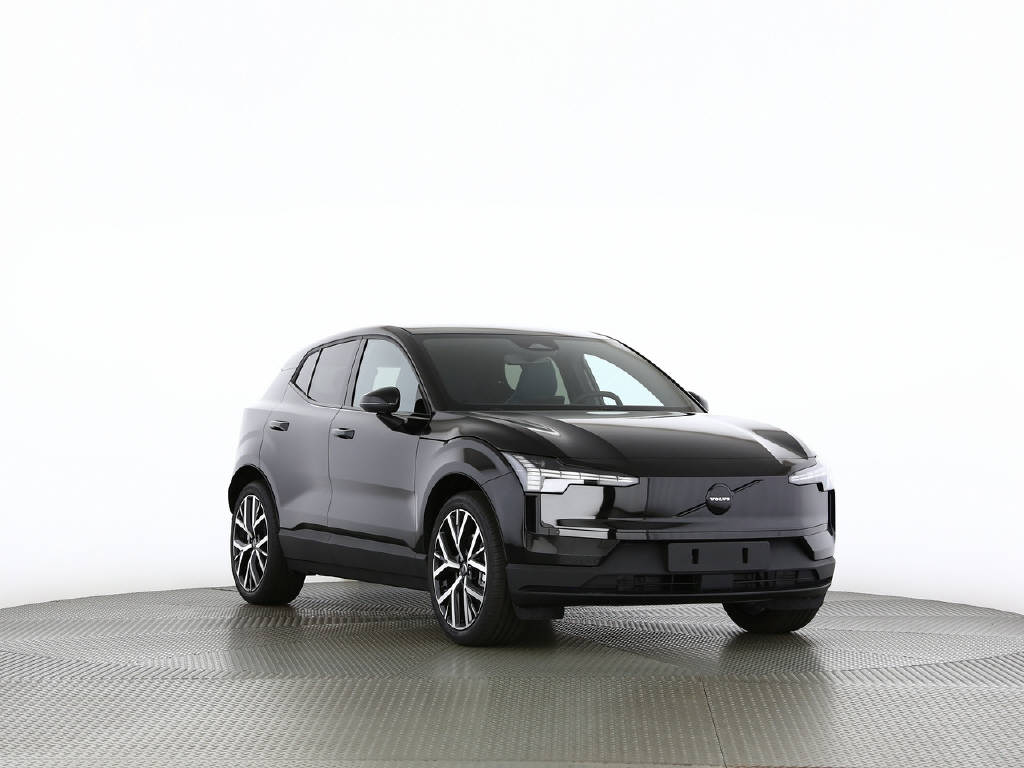 VOLVO EX 30 P5 Plus Swiss Black Edition Extended Range-image-11