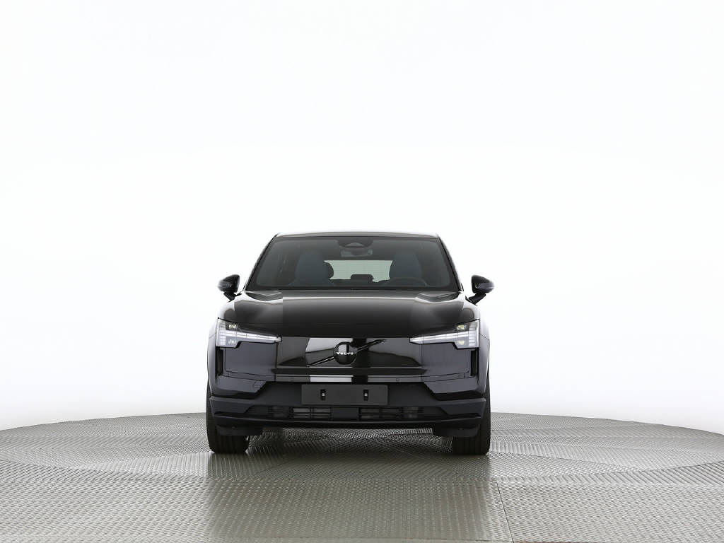 VOLVO EX 30 P5 Plus Swiss Black Edition Extended Range-image-13