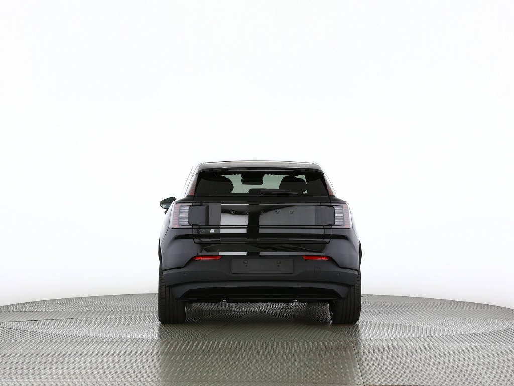 VOLVO EX 30 P5 Plus Swiss Black Edition Extended Range-image-5