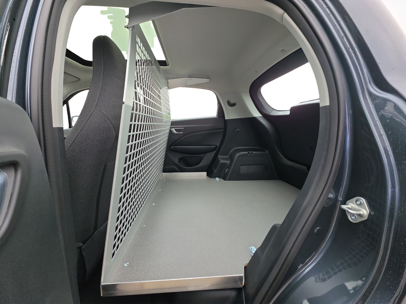 LEAPMOTOR T03 Electric Cargo-image-9