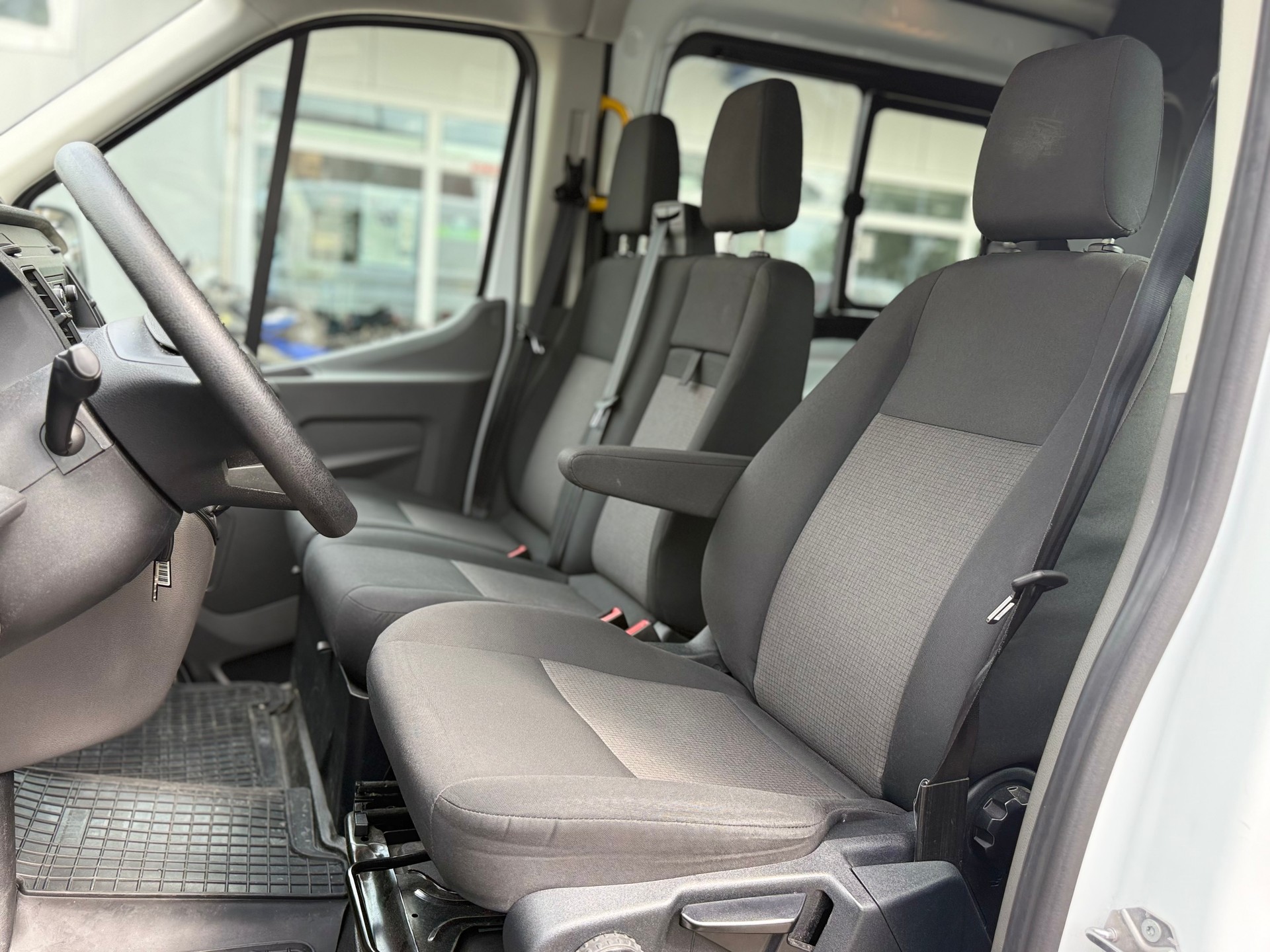 FORD Transit Van Mixto 6 Plätze DCiV 310 L2 Ambiente 2.0 TDCi 130 FWD-image-11
