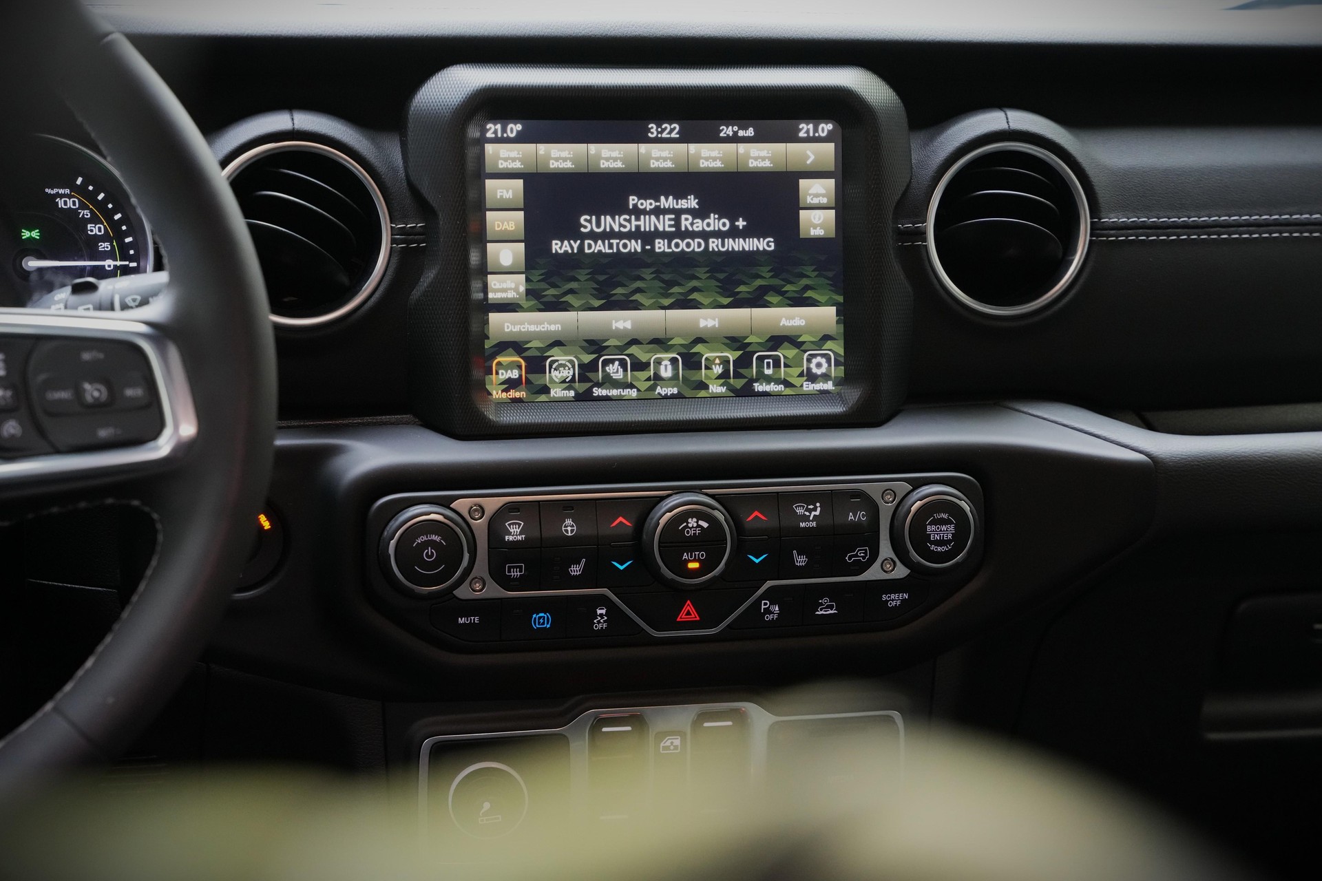JEEP Wrangler 2.0 Turbo Sahara Unlimited 4xe-image-11