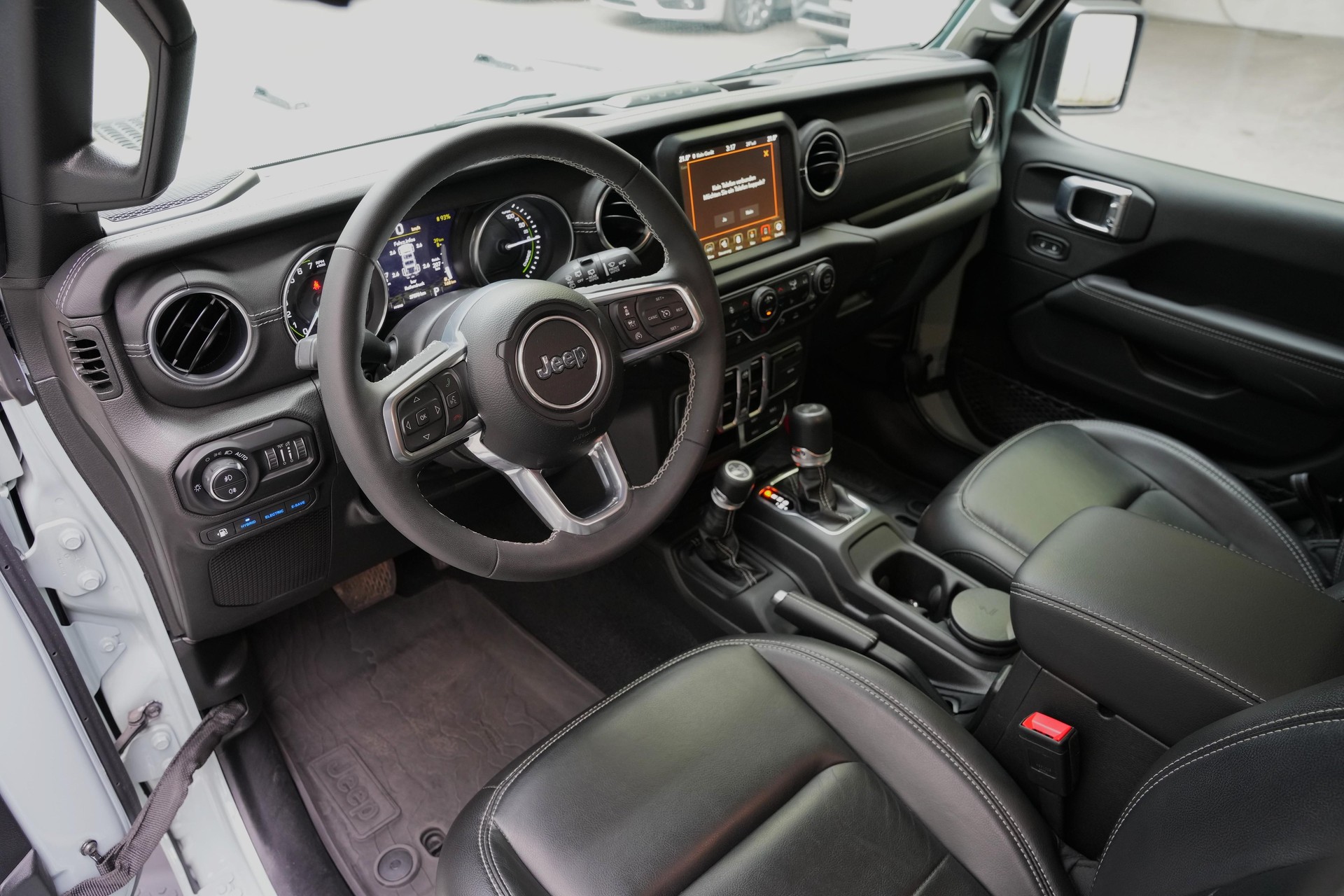 JEEP Wrangler 2.0 Turbo Sahara Unlimited 4xe-image-5