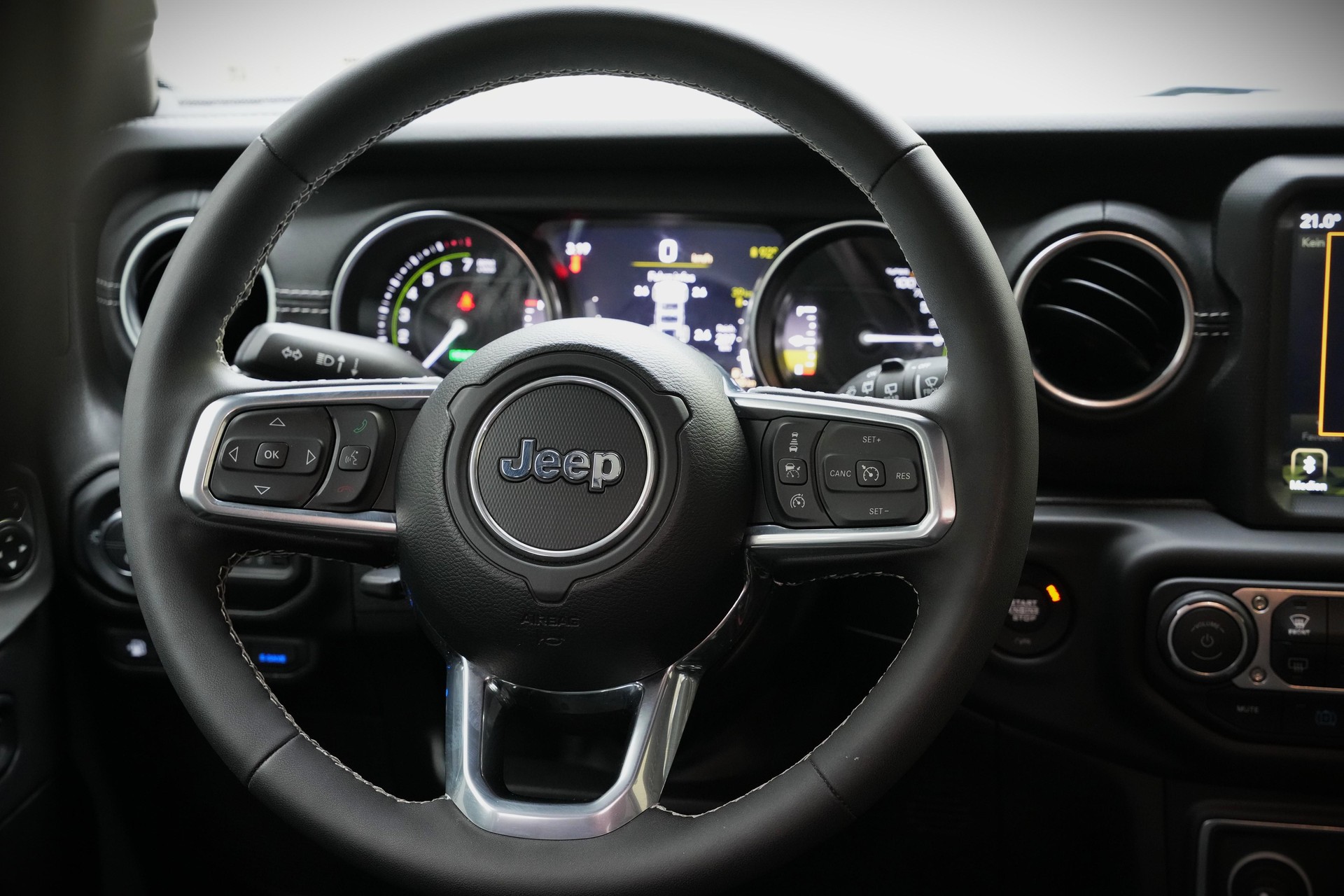 JEEP Wrangler 2.0 Turbo Sahara Unlimited 4xe-image-10