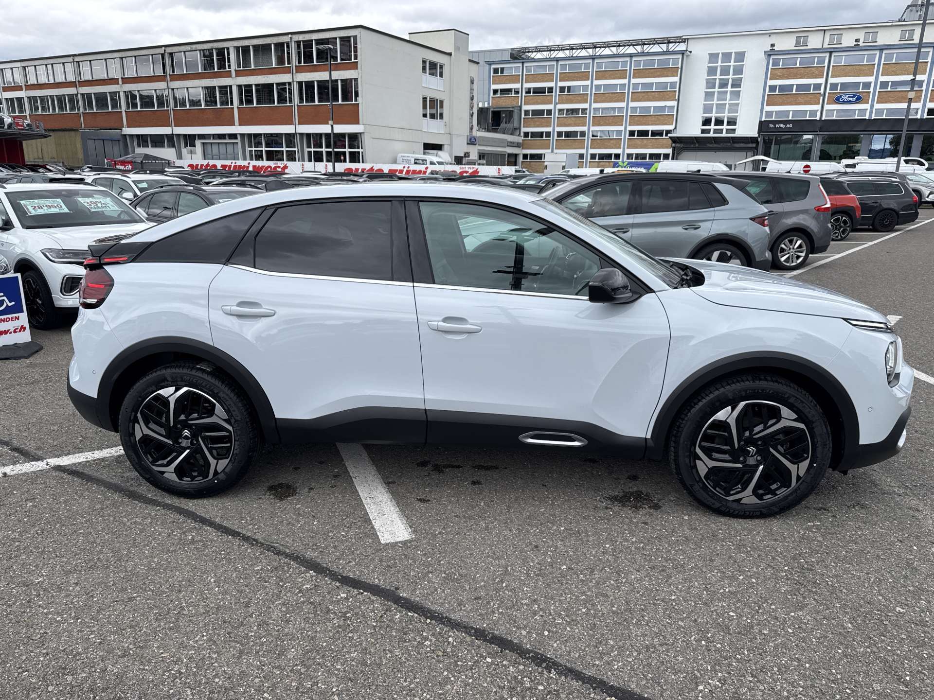 CITROEN C4 1.2 PureTech 130 Shine EAT8-Automat-image-10