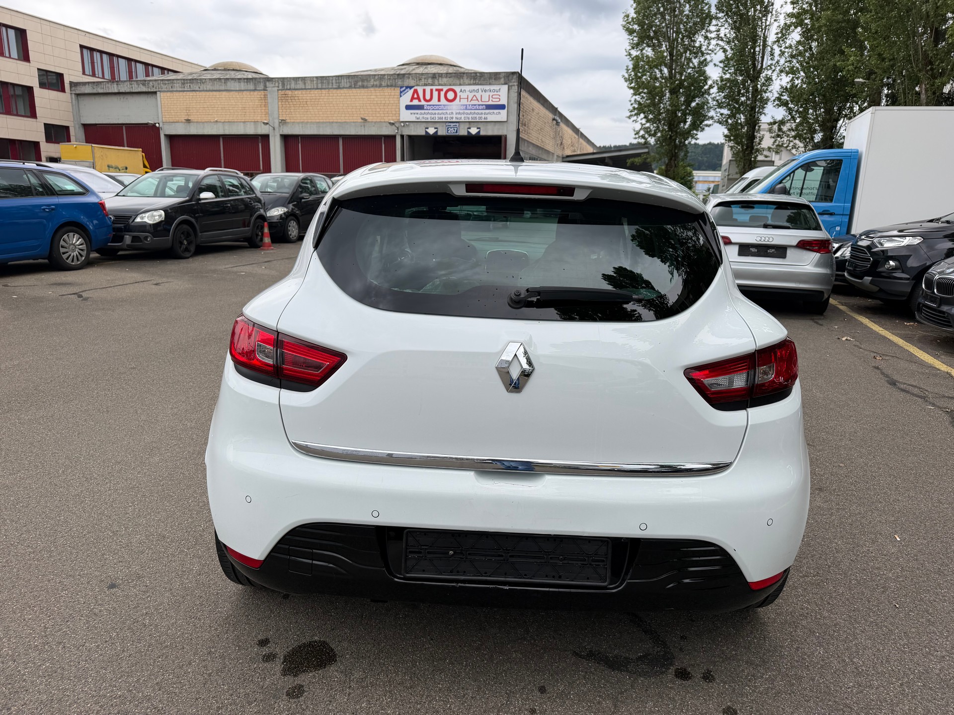 RENAULT Clio 1.2 16V T Swiss Edition EDC-image-6