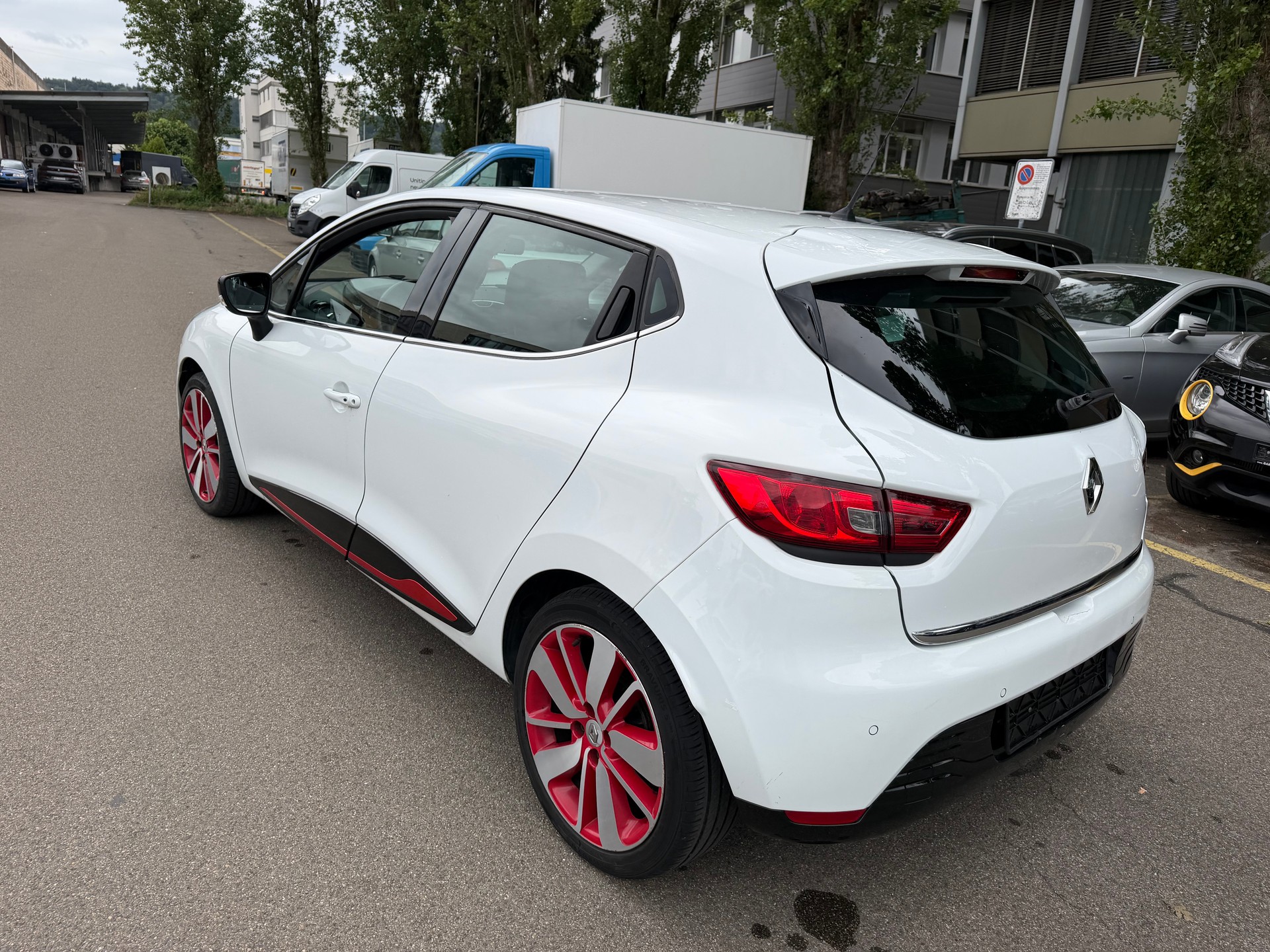 RENAULT Clio 1.2 16V T Swiss Edition EDC-image-7
