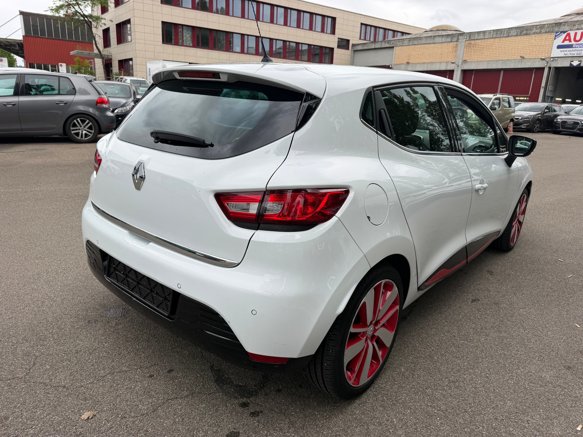 RENAULT Clio 1.2 16V T Swiss Edition EDC-image-5
