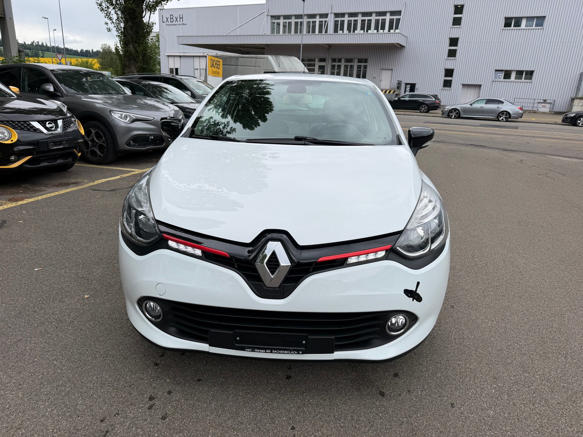 RENAULT Clio 1.2 16V T Swiss Edition EDC-image-1