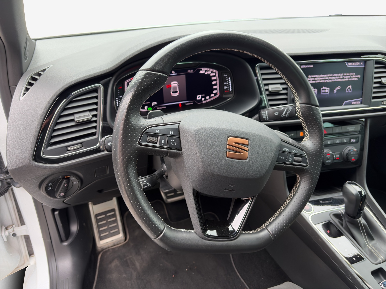 SEAT Leon 2.0 TSI Cupra 290 DSG-image-9