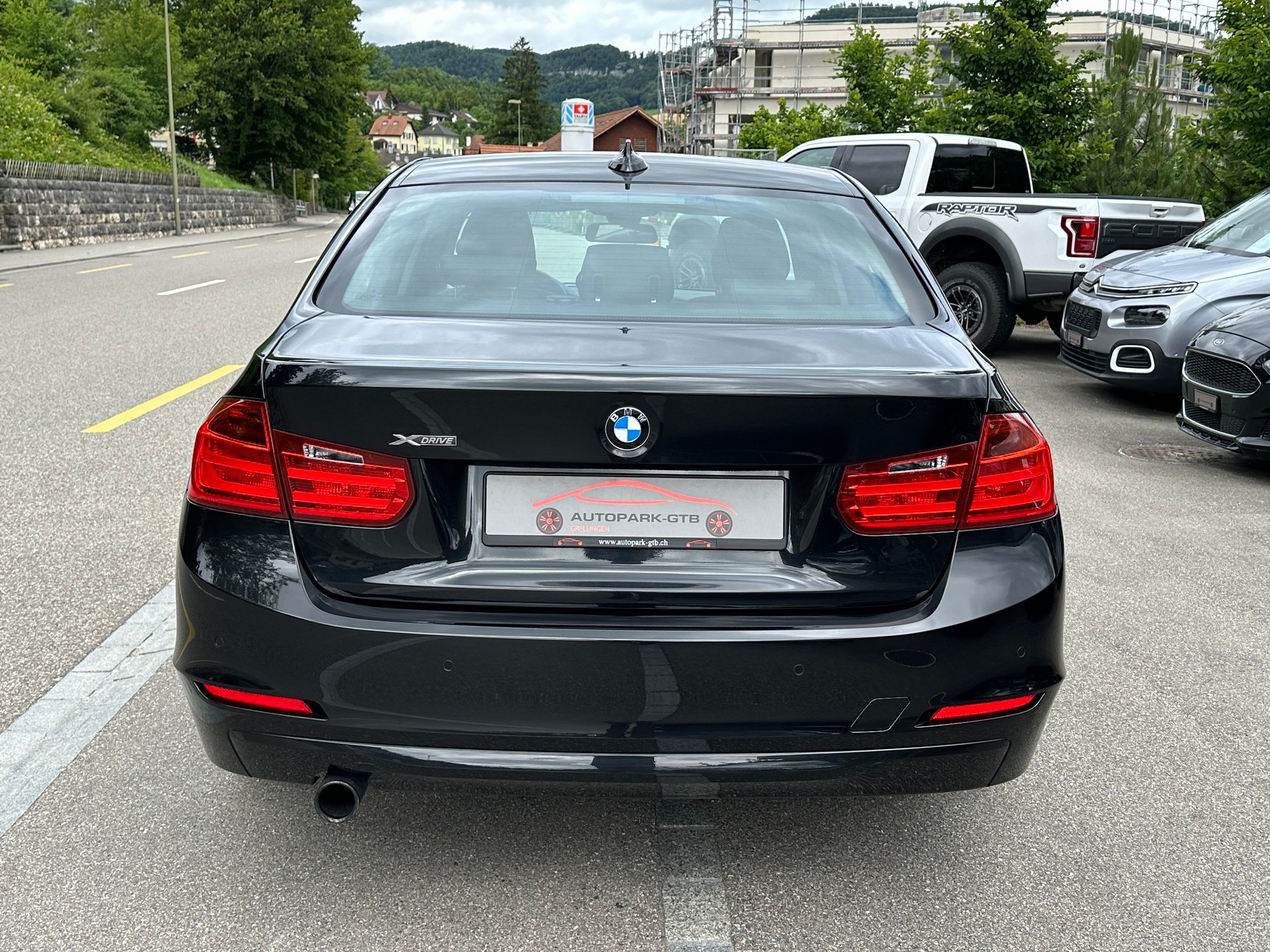 BMW 320i xDrive Steptronic-image-7