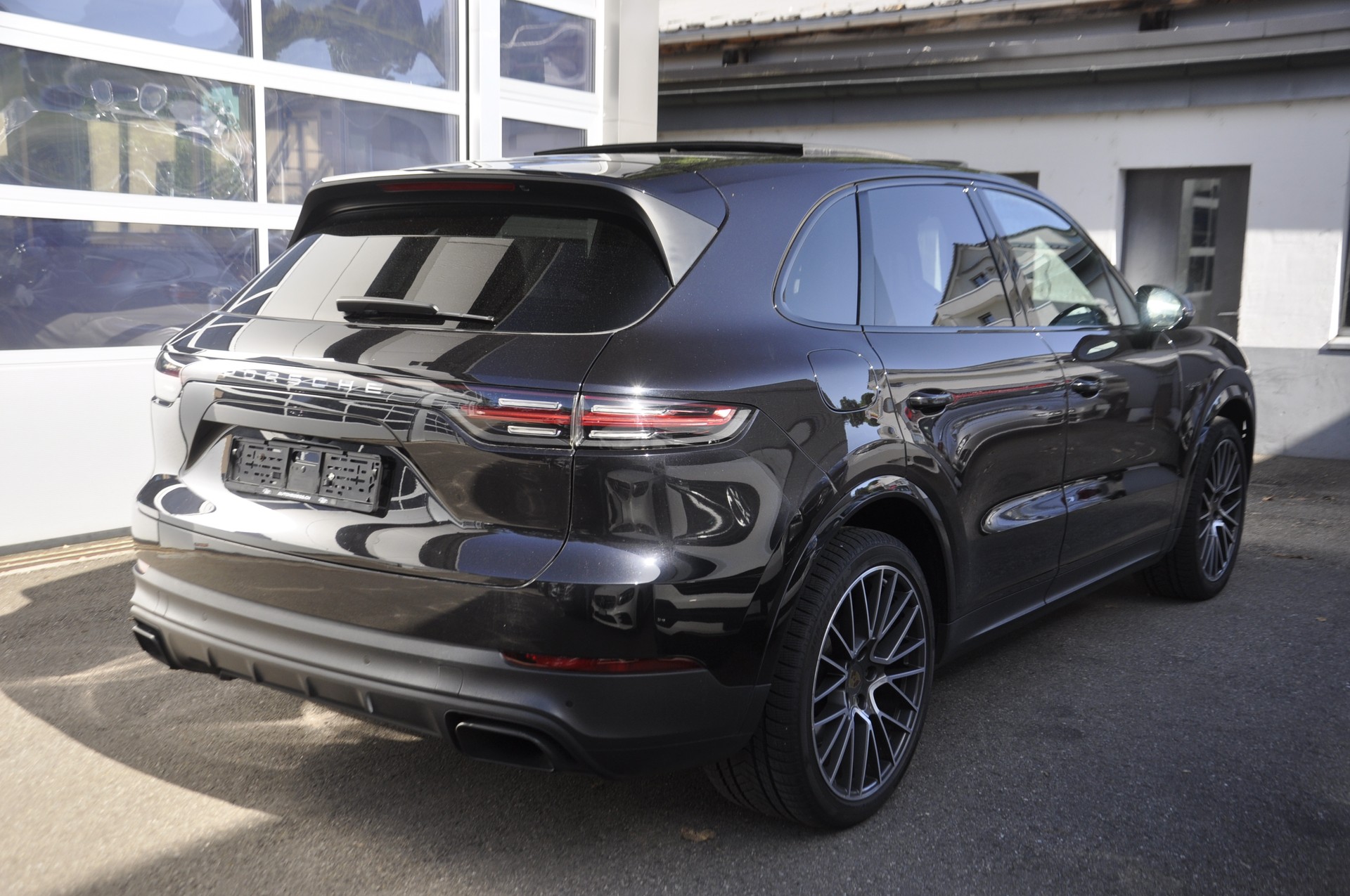 PORSCHE Cayenne E-Hybrid I Anhängerkupplung-image-2