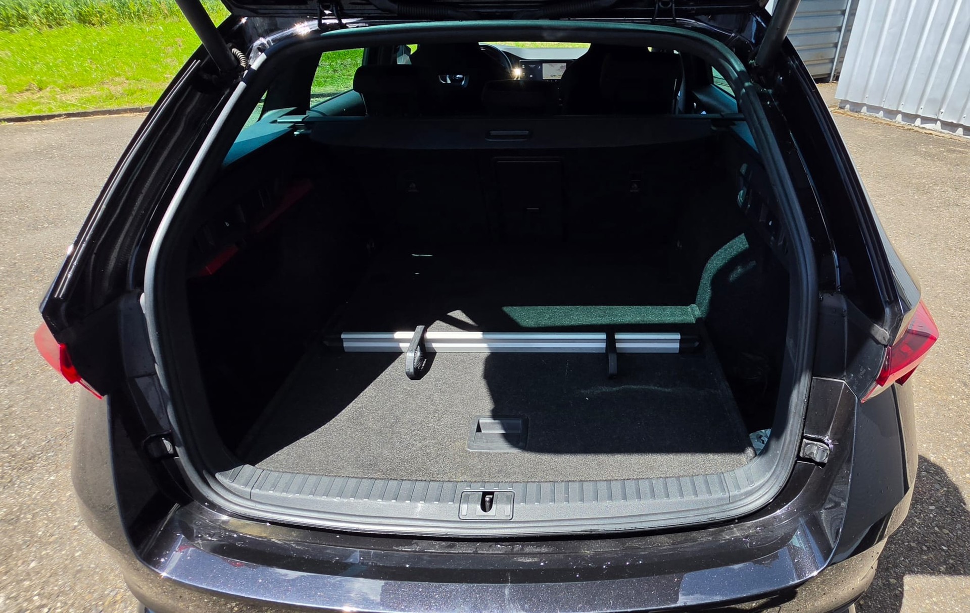 SKODA Octavia Combi 2.0 TSI DSG RS-image-11
