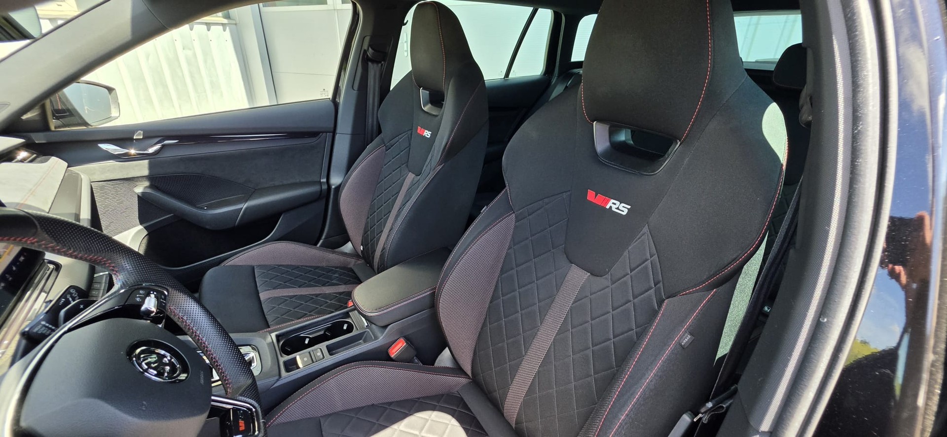 SKODA Octavia Combi 2.0 TSI DSG RS-image-6