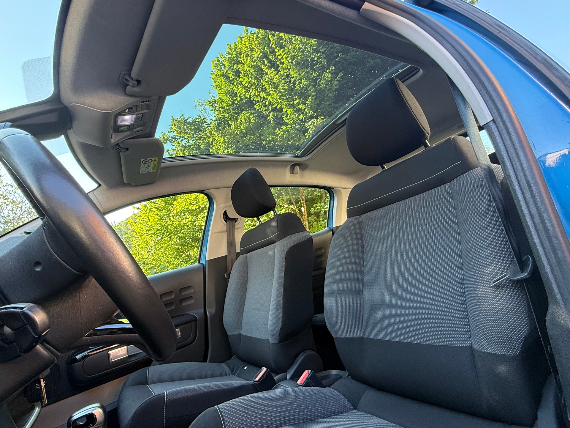 CITROEN C3 1.2i PureTech Shine EAT-image-11
