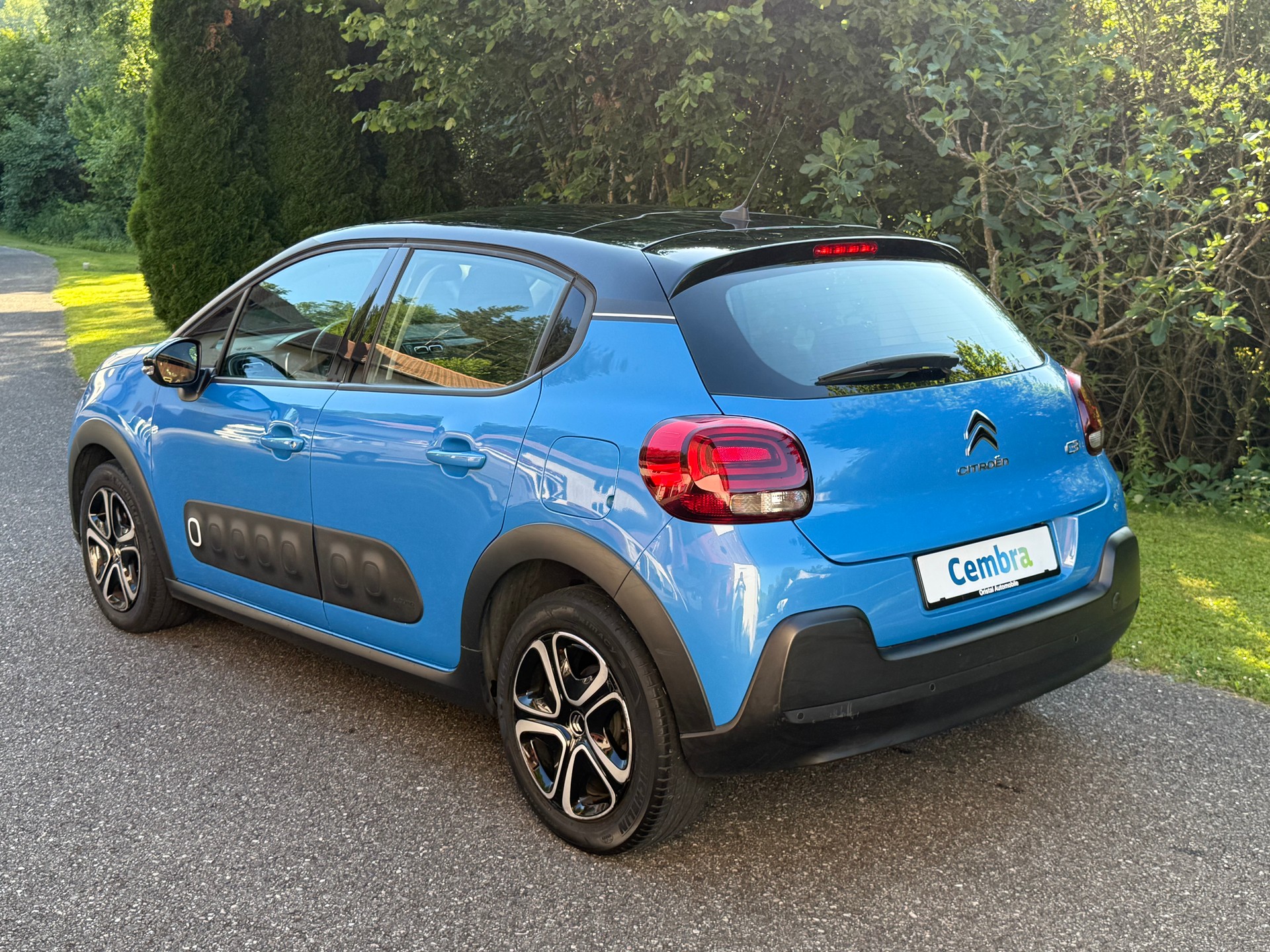 CITROEN C3 1.2i PureTech Shine EAT-image-2